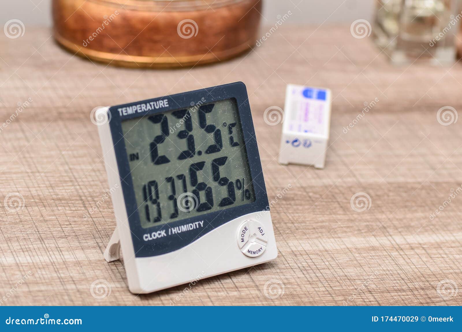 https://thumbs.dreamstime.com/z/digital-tempurature-humidity-sensor-baby-rooms-digital-tempurature-humidity-sensor-baby-rooms-celsius-degree-174470029.jpg