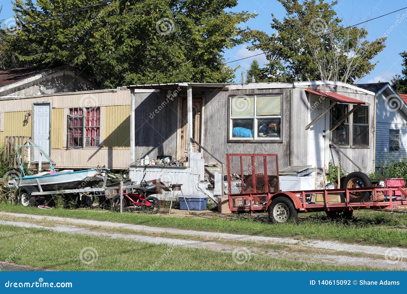 dilapidated-old-trailer-golden-meadow-lo