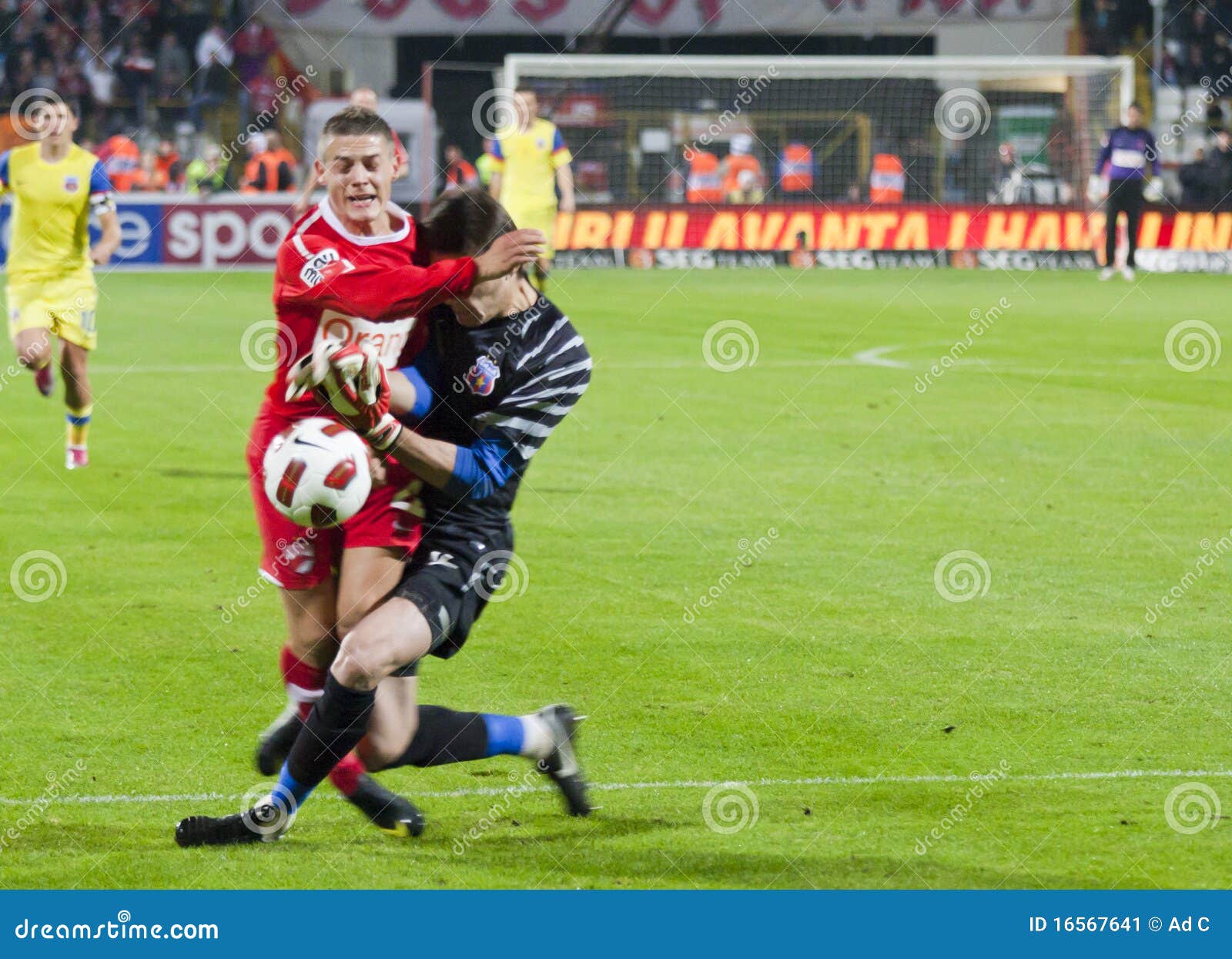 Steaua bucuresti goalkeeper hi-res stock photography and images