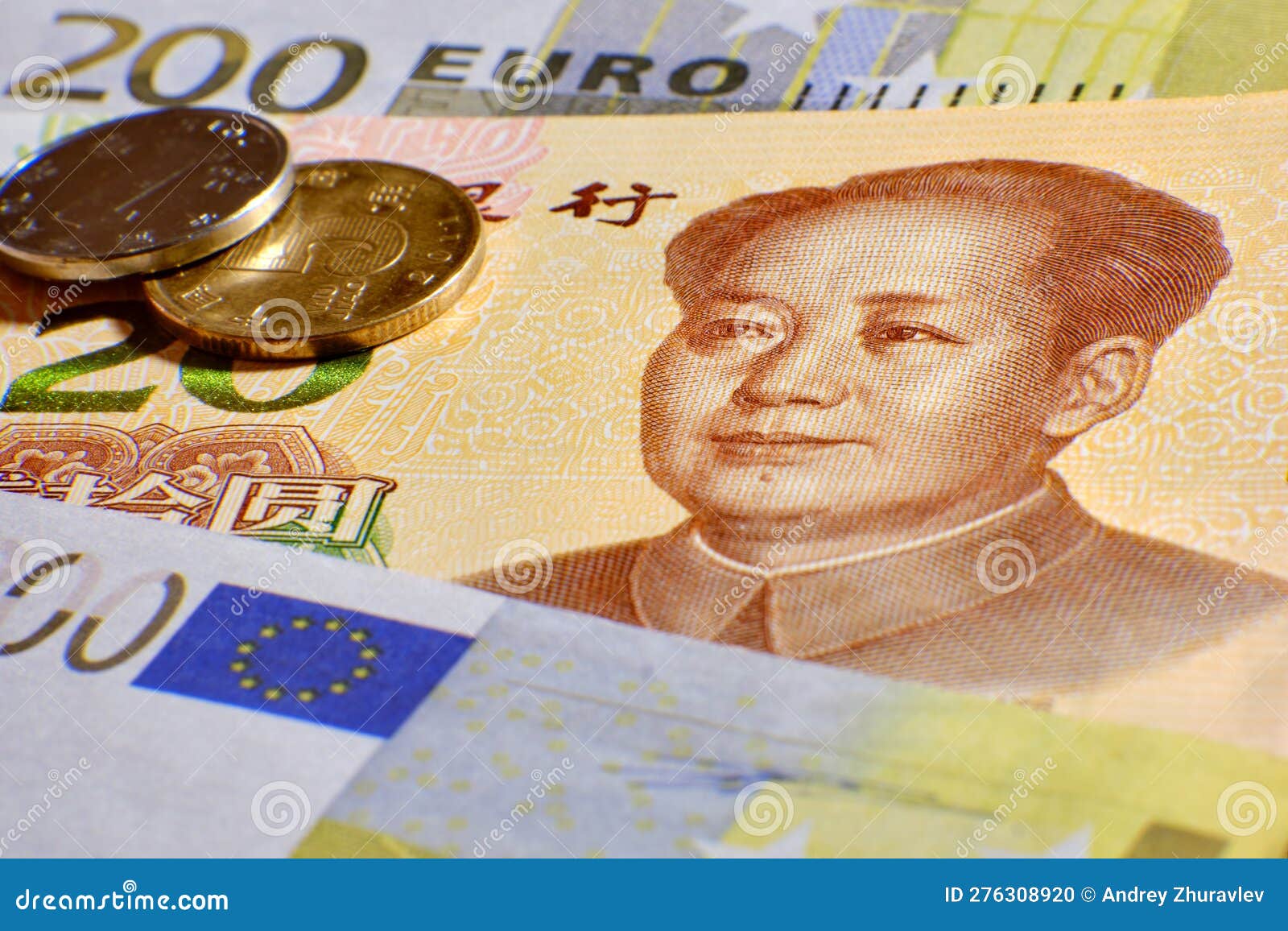 Dinero Del Yuan Chino Y Cierre Del Euro Billetes De Euros Y Yuan De dinero-del-yuan-chino-y-cierre-del-euro-billetes-de-euros-y-yuan-de