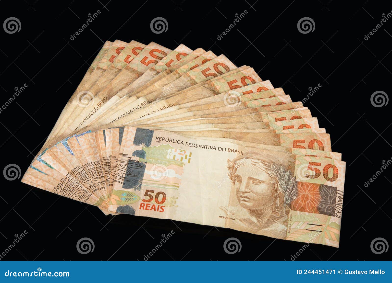 Notas de dinheiro real brasileiro em fundo branco, 50 [download] - Designi