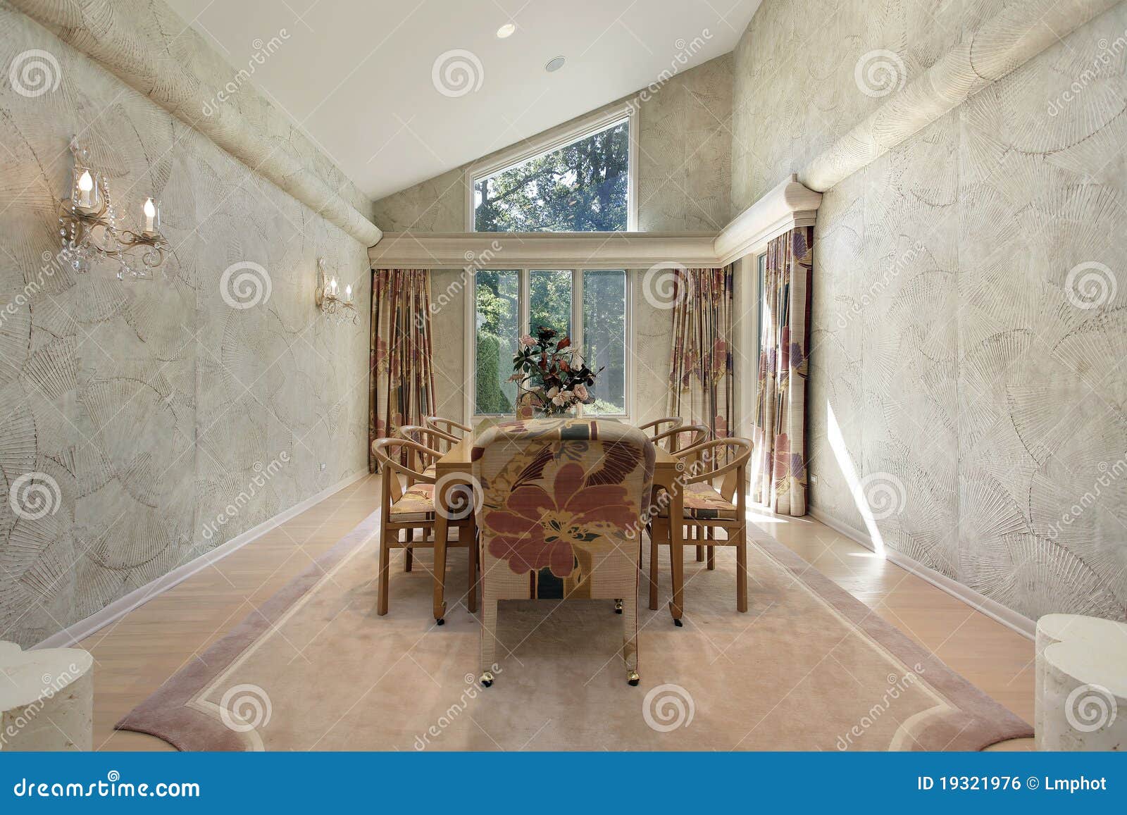 Dining room with wall trim stock photo. Image of decor 19321976