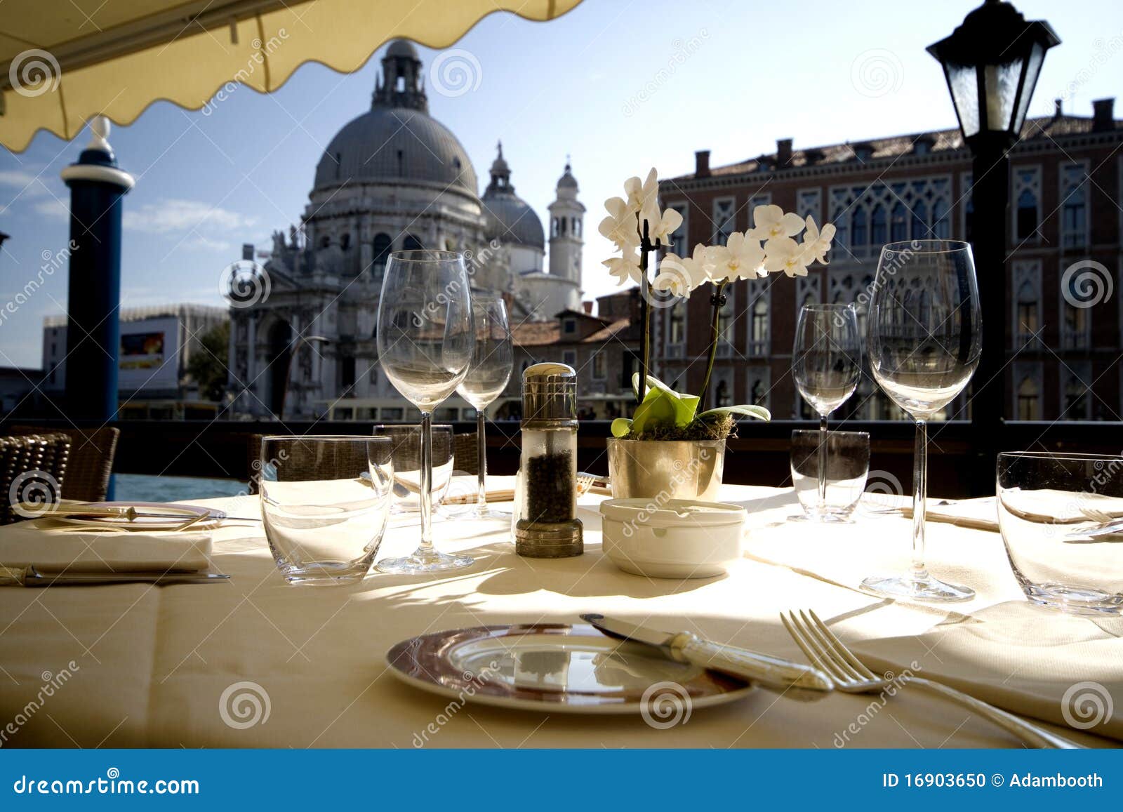 Dinner in Venice stock photo. Image of wine, restaurant - 16903650