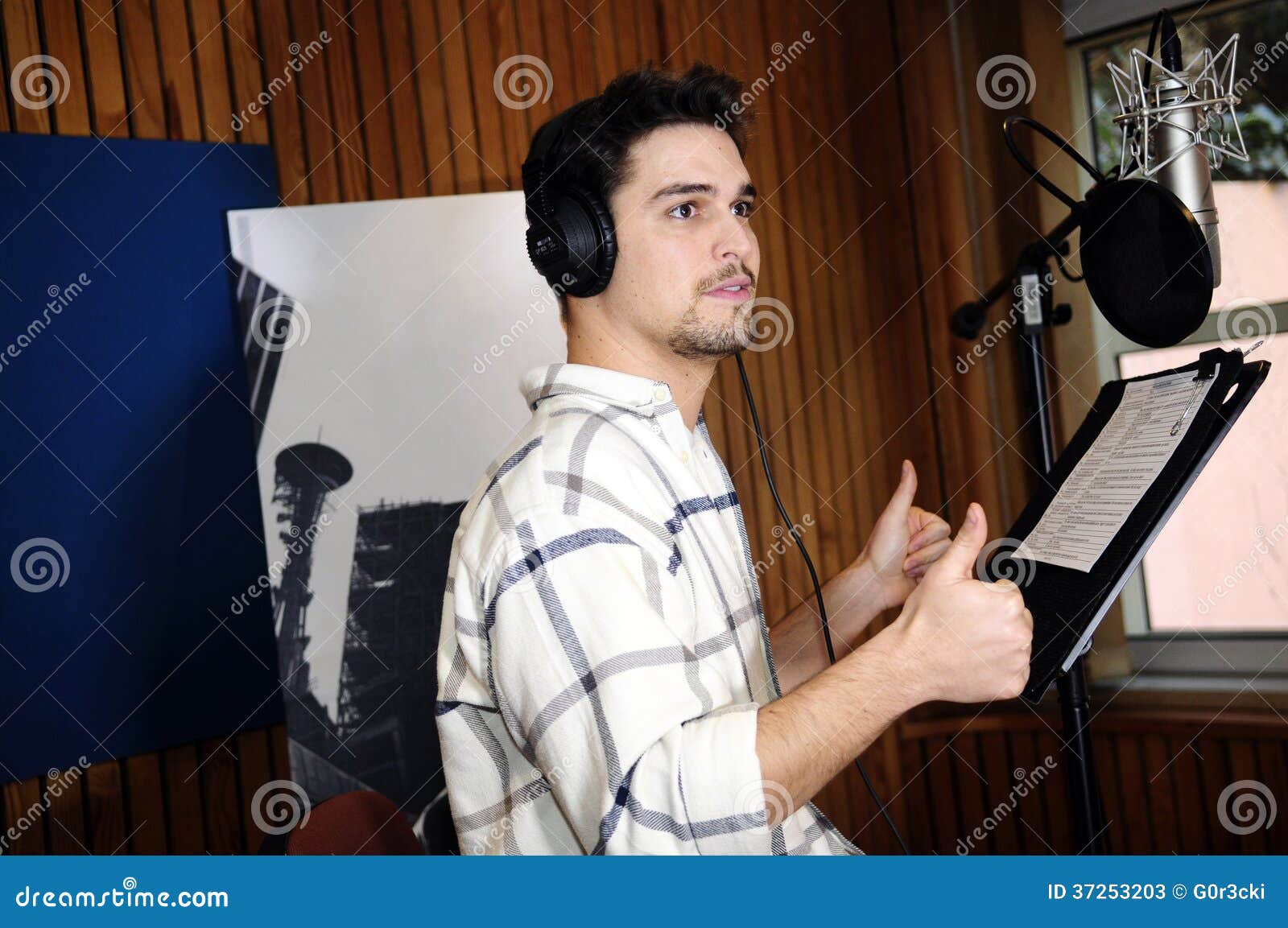 http://thumbs.dreamstime.com/z/diogo-morgado-studio-playstation-portugal-portuguese-actor-giving-voice-to-delsin-rowe-new-version-infamous-second-37253203.jpg