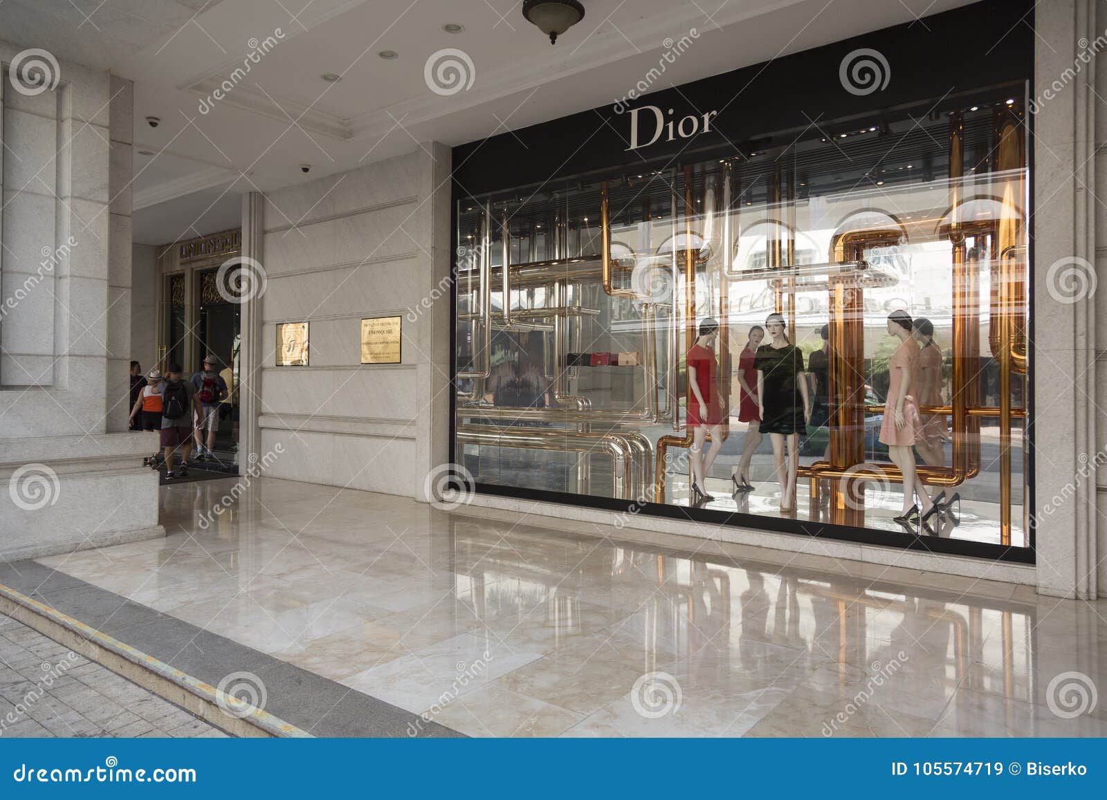 DIOR khai trương boutique lớn nhất Việt Nam tại Vincom Đồng Khởi