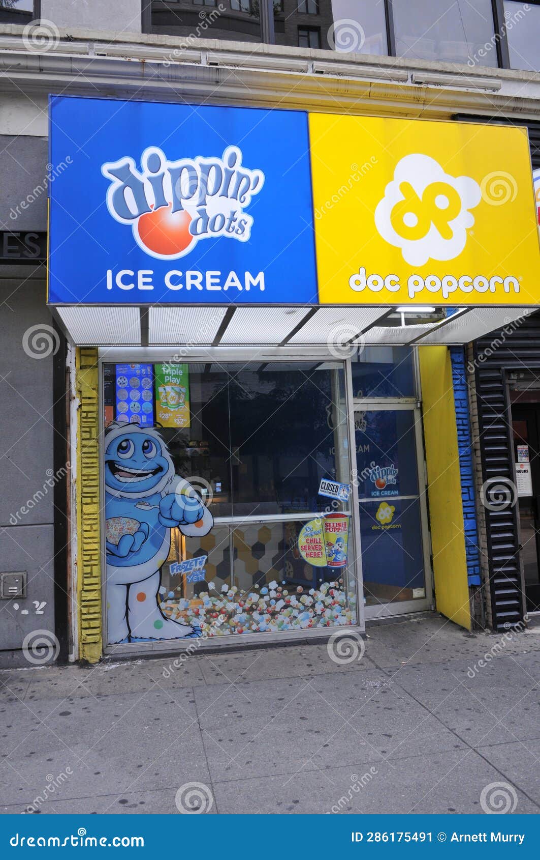 Dippin Dots Royalty-Free Images, Stock Photos & Pictures