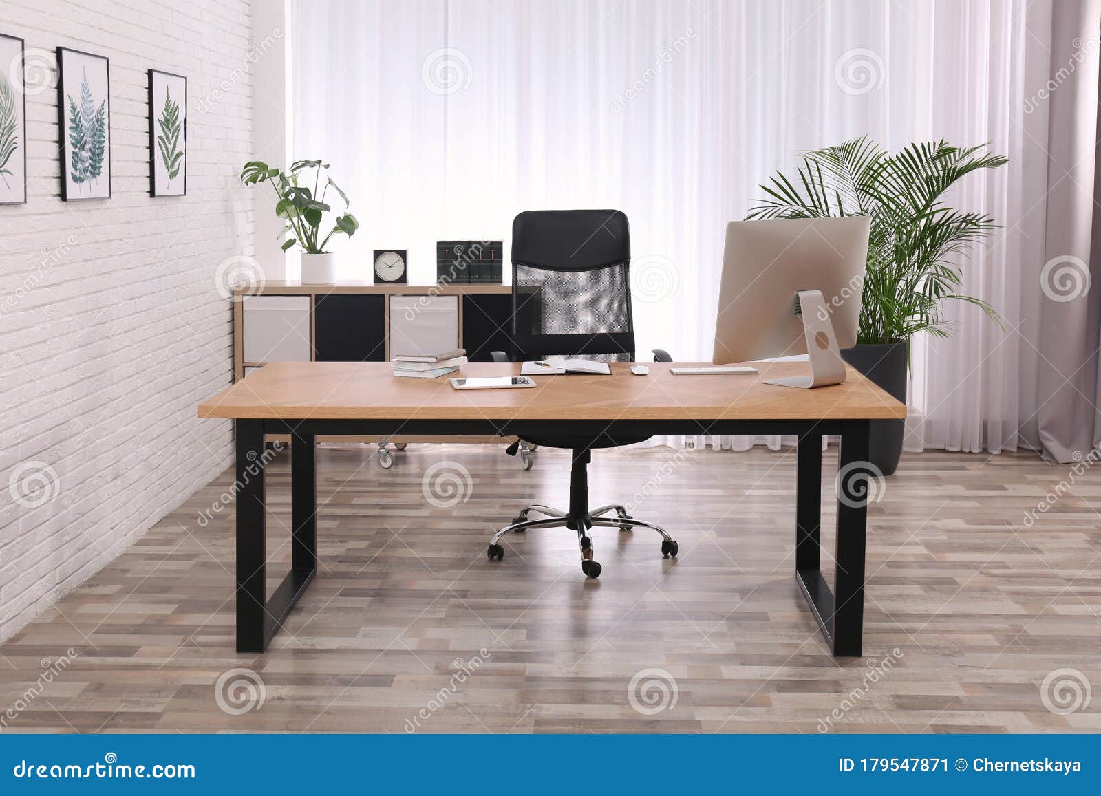 Director`s Office with Wooden Table. Interior Design Stock Image - Image of  comfortable, chair: 179547871