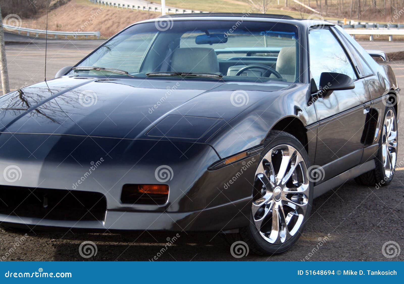 Direito Preto Front Side Do Carro De Esportes Foto de Stock - Imagem de  curso, caro: 51648694, image size:1600x1127