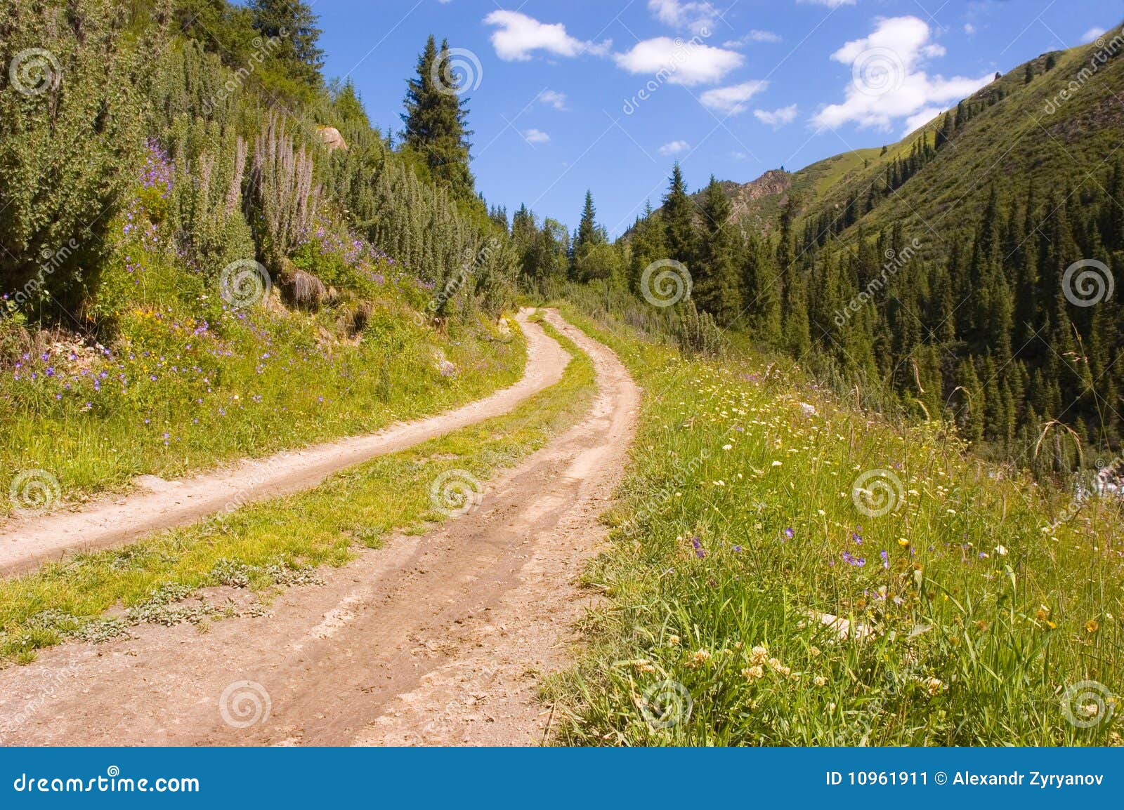 Dirt road in mountains stock image. Image of dirt, outdoor 10961911