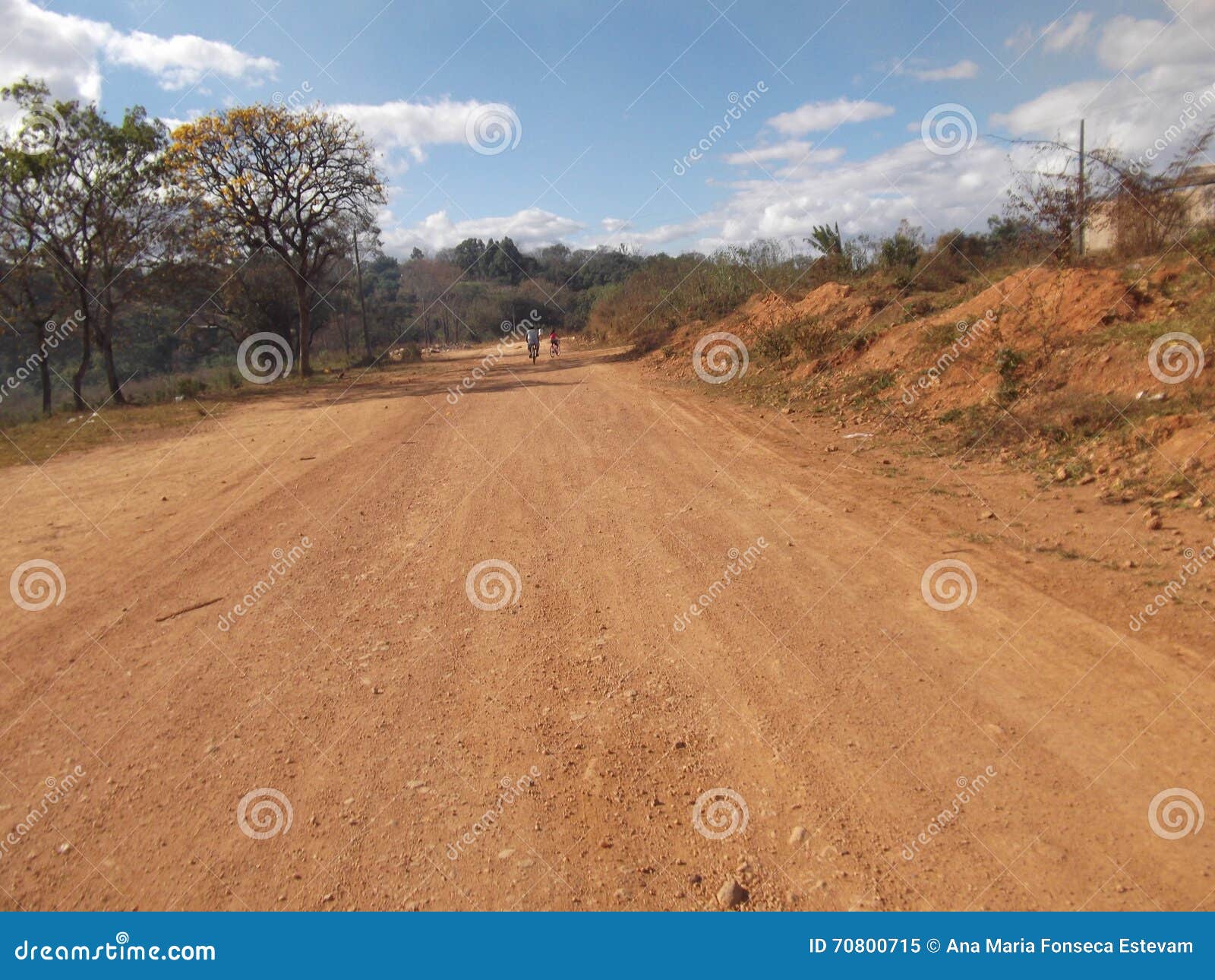 dirt road in sete lagoas