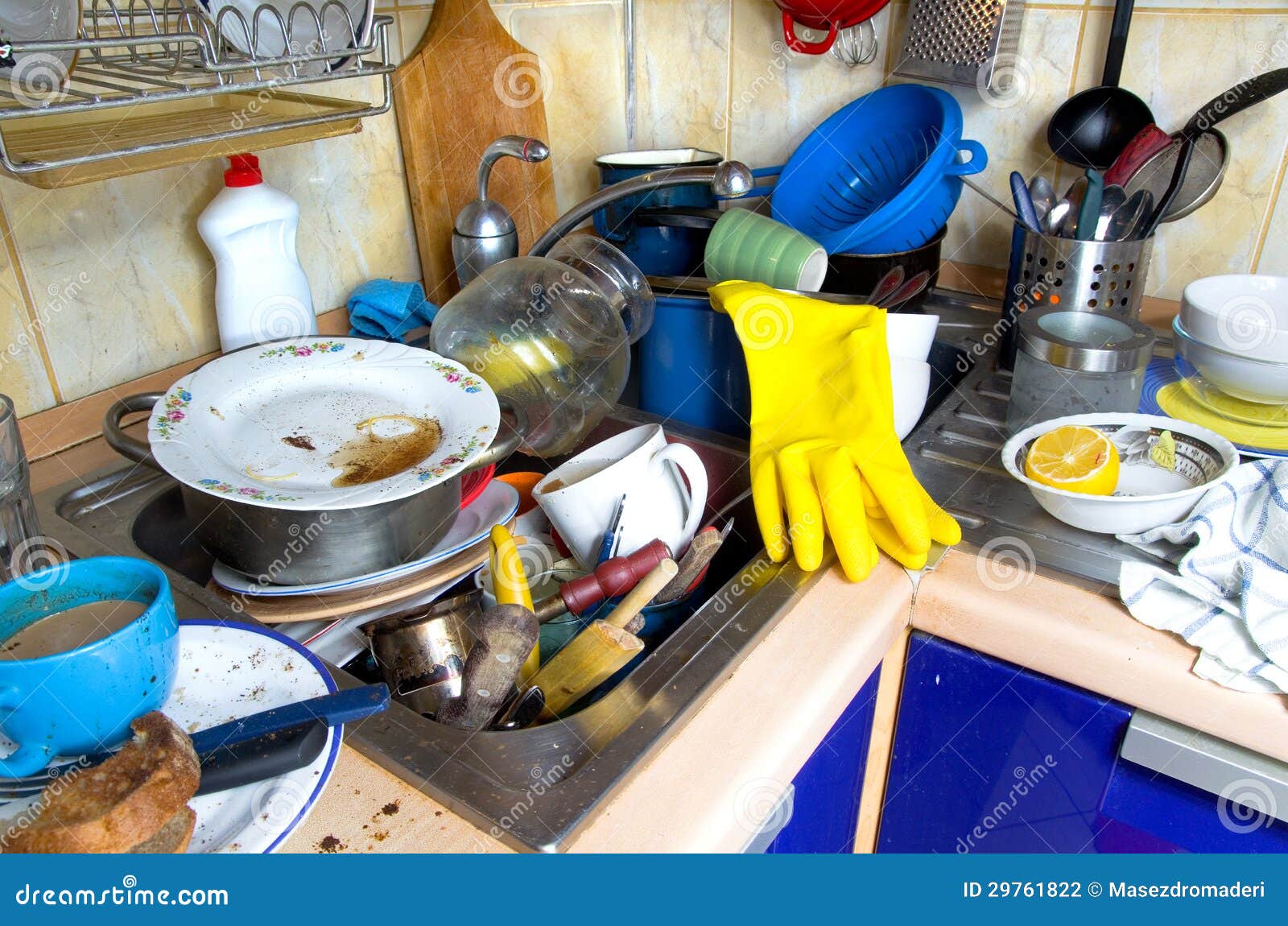 Dirty Kitchen Filthy Royalty-Free Images, Stock Photos & Pictures