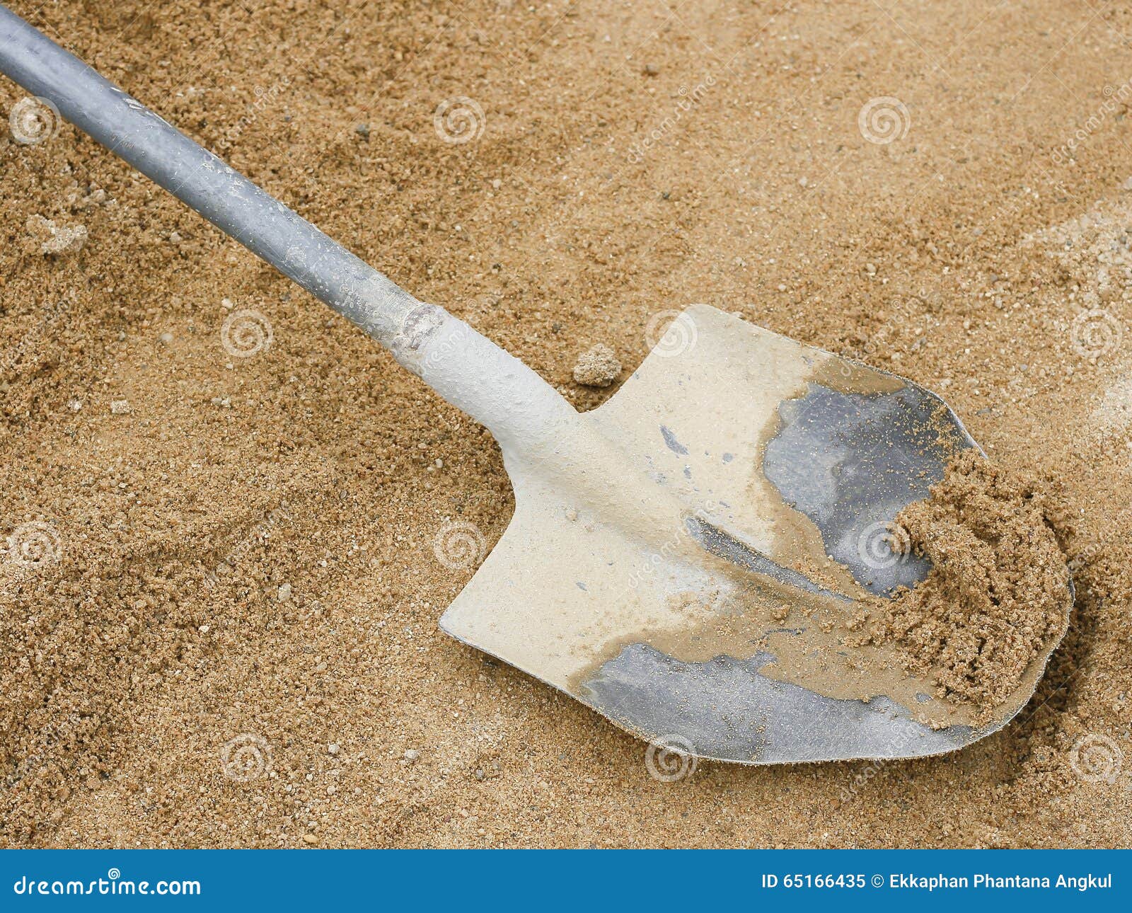 Dirty shovel on sand stock image. Image of farm, ground 65166435