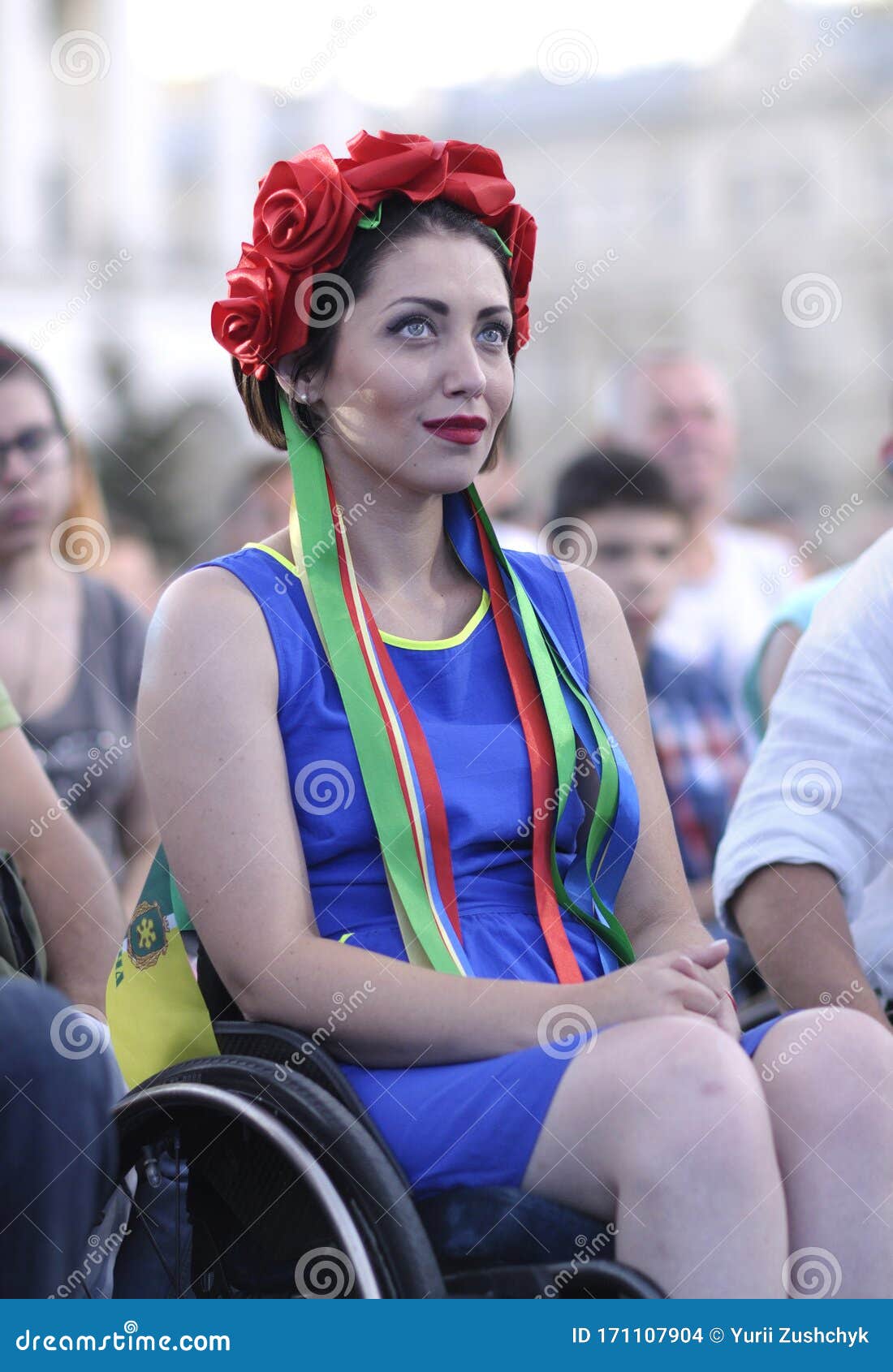 https://thumbs.dreamstime.com/z/disabled-beautiful-woman-ukrainian-native-red-circlet-flowers-sitting-wheelchair-disabled-woman-ukrainian-native-red-171107904.jpg