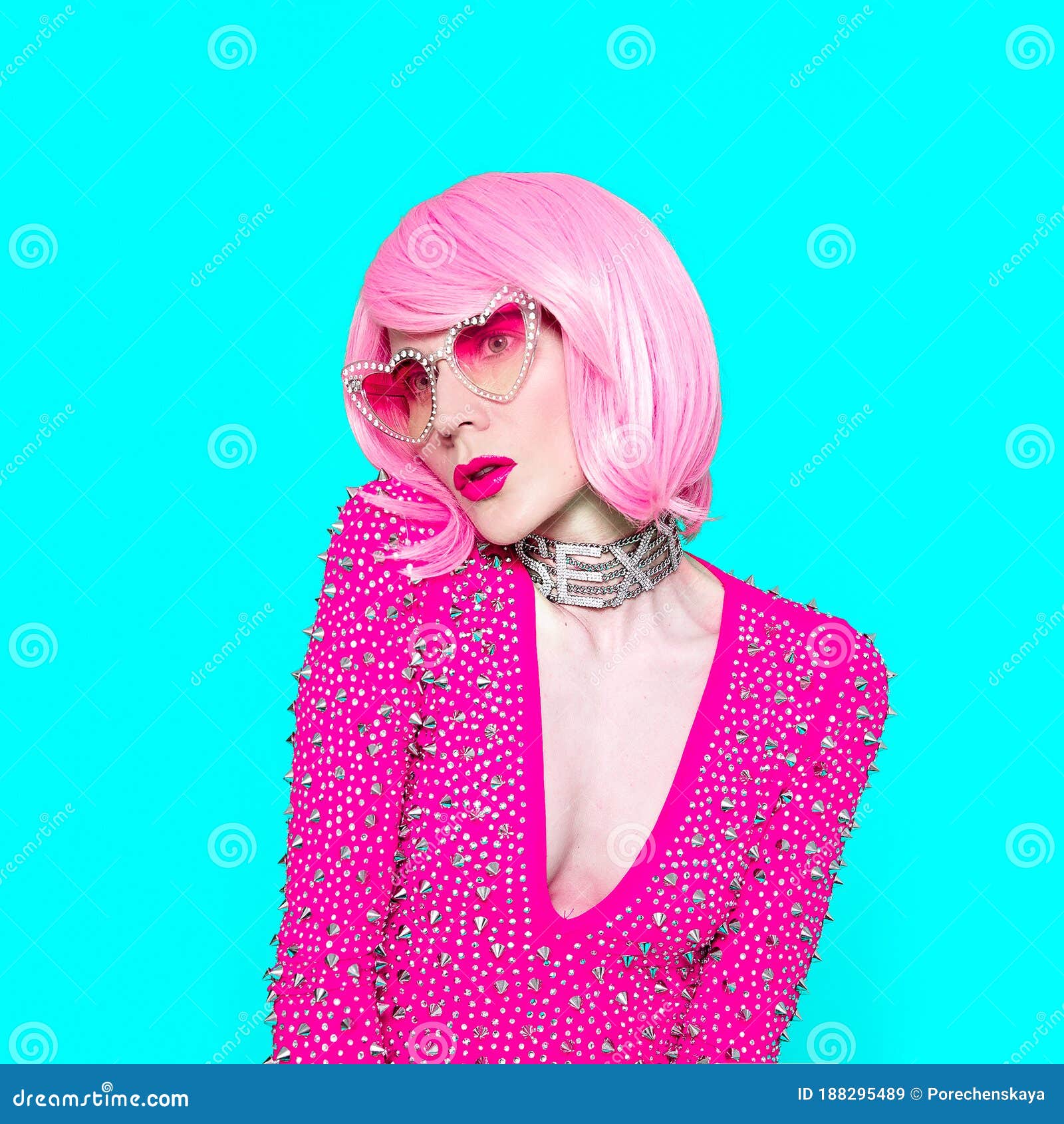 Religioso seré fuerte equipo Disco Fashion Lady. Pink Retro Vibes. Clubbing Glamour Style Stock Image -  Image of creative, girl: 188295489