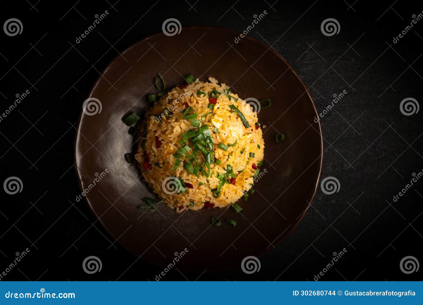 seen from above, a peruvian dish resulting from the fusion with asian food.