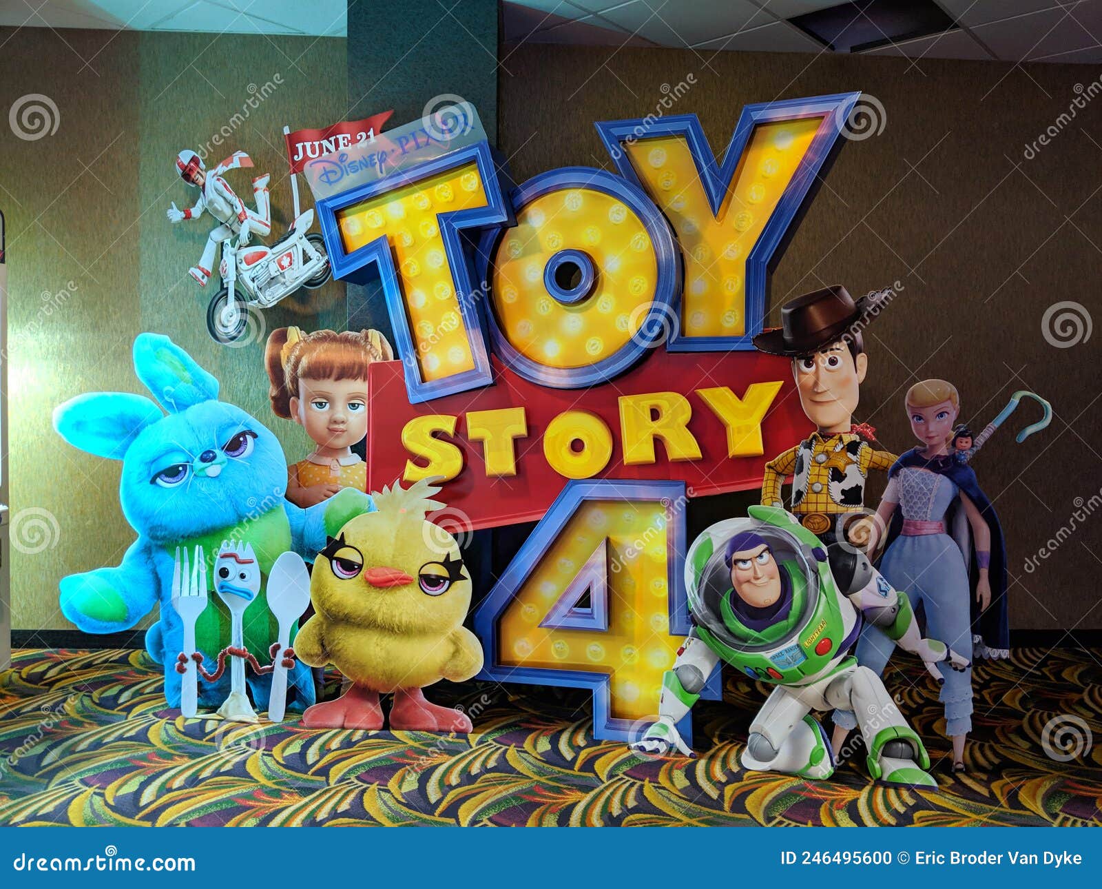 Toy Story Characters, From Buzz Lightyear to Woody, Forky and More - Parade