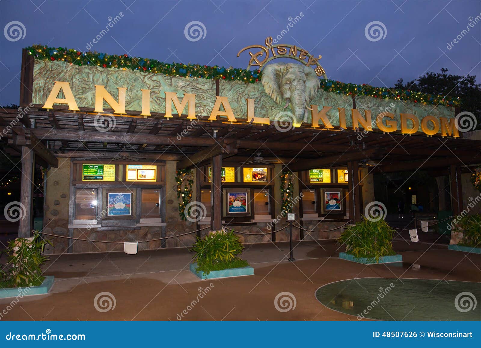 Disney World Animal Kingdom Entrance Editorial Photo - Image of world,  holiday: 48507626
