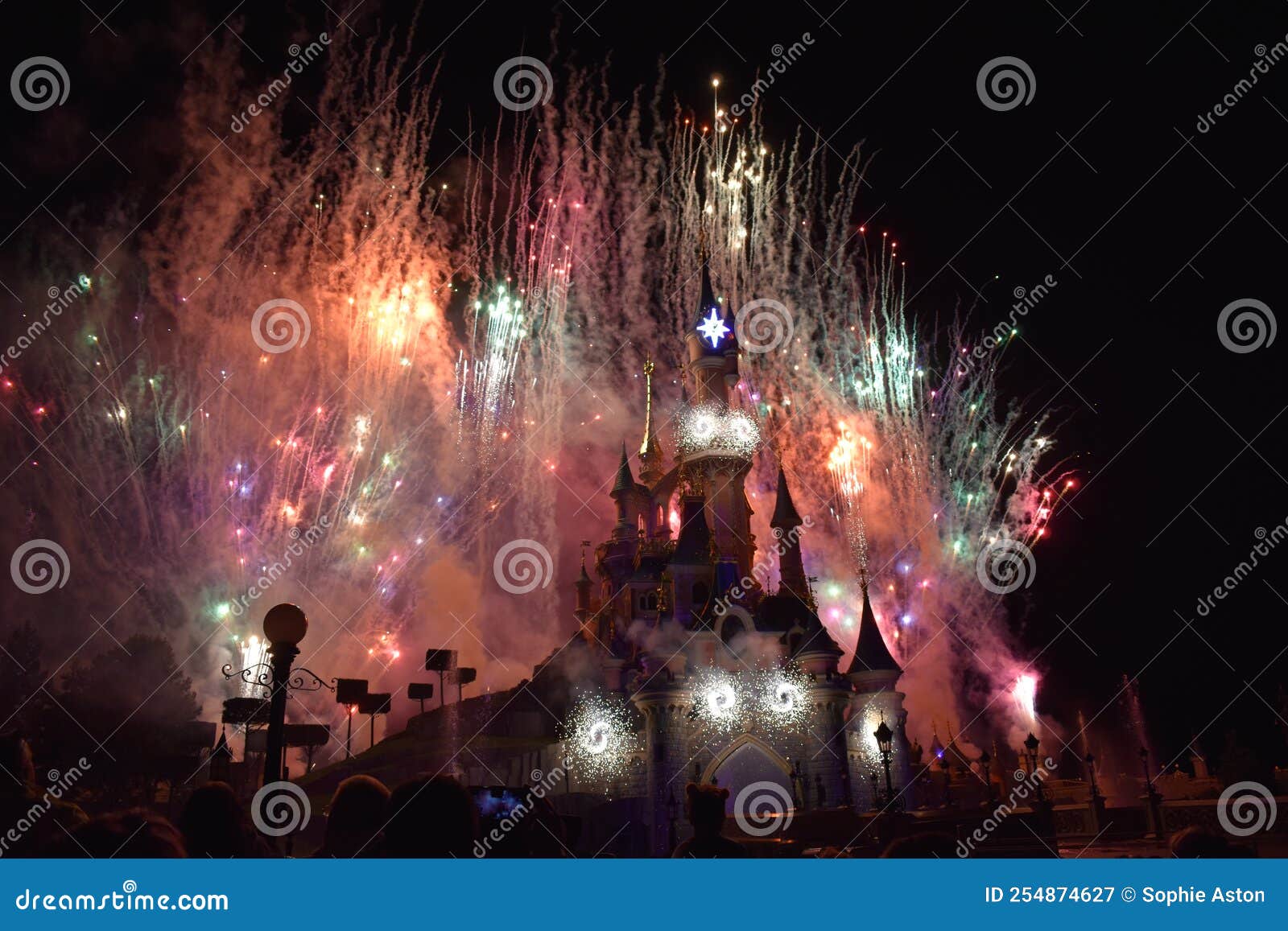 Disneyland Paris editorial photography. Image of night 254874627