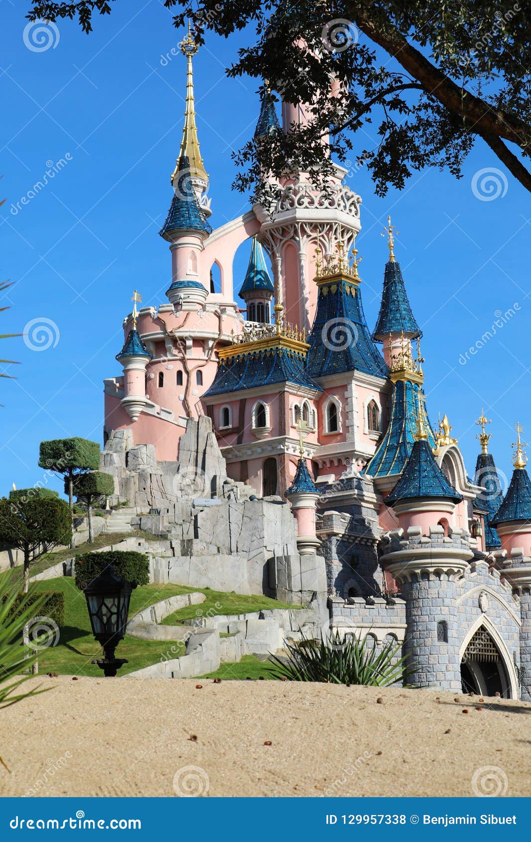 Disneyland Paris Castle Vector Images (11)