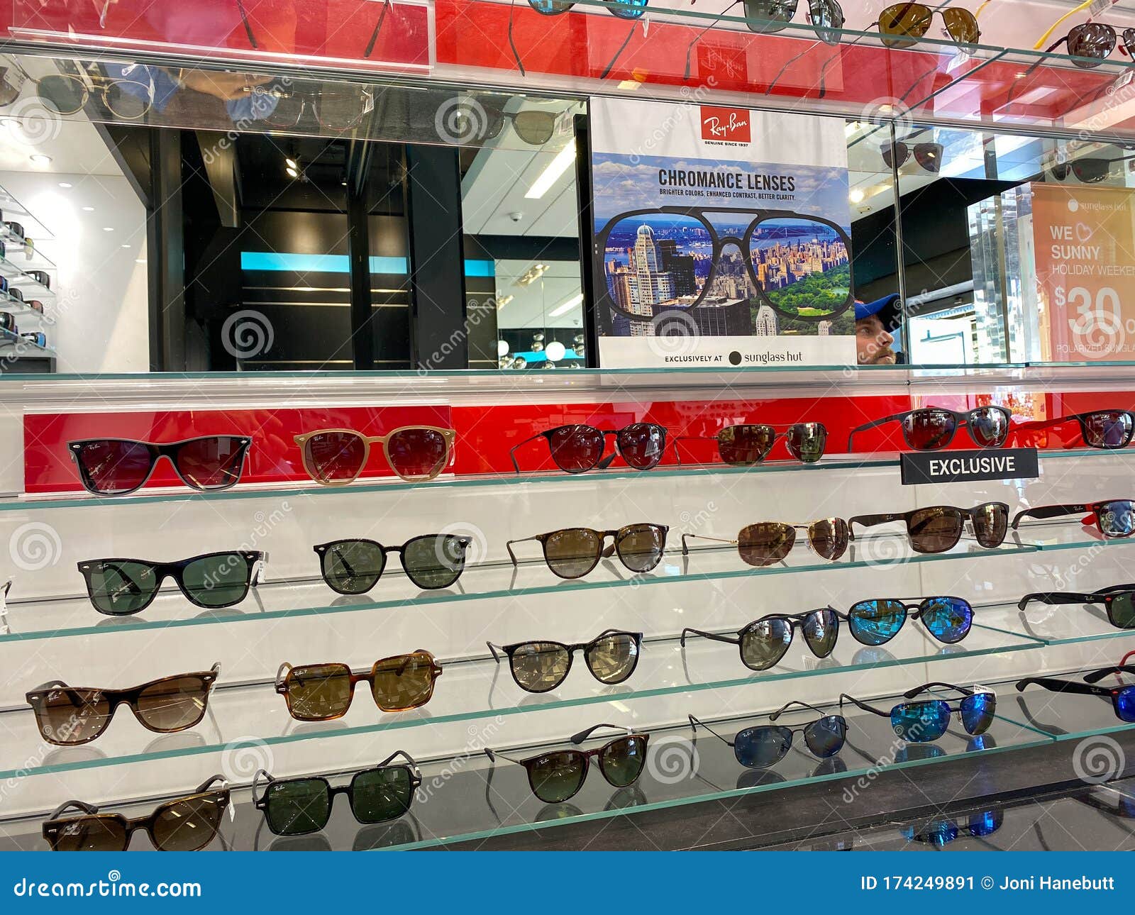 ray ban display case