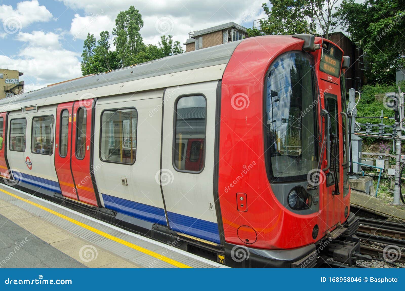 District Line Underground Train Editorial Photo - Image of rail, travel: