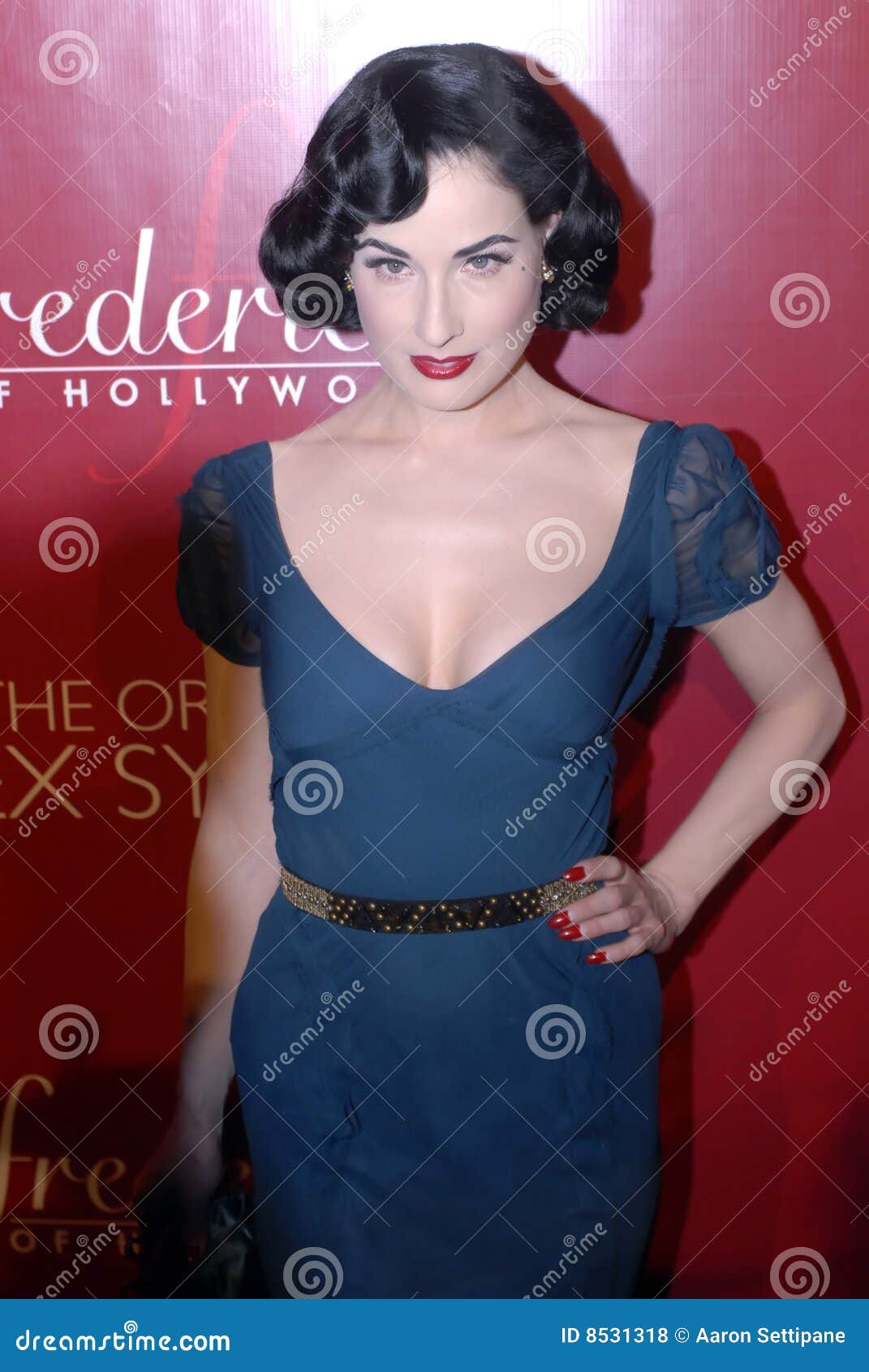 dita von teese red carpet