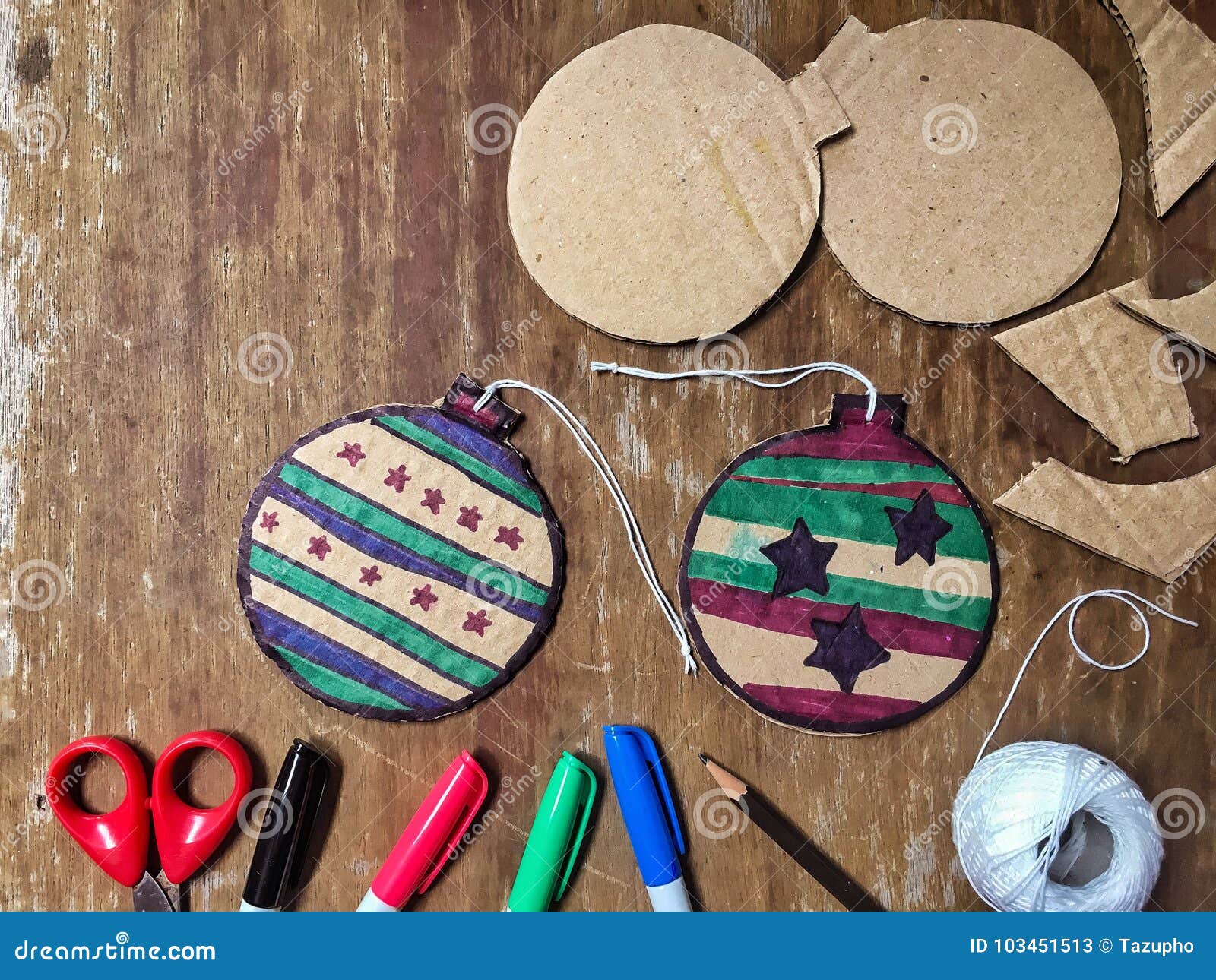 DIY Christmas Decorations From Cardboard Paper Stock DIY Christmas Decorations From Cardboard Paper Stock