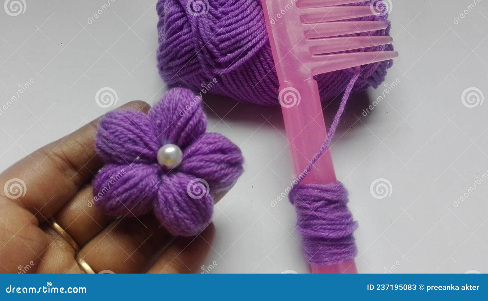 Diy flower with hair comb stock image. Image of lavender 237195083