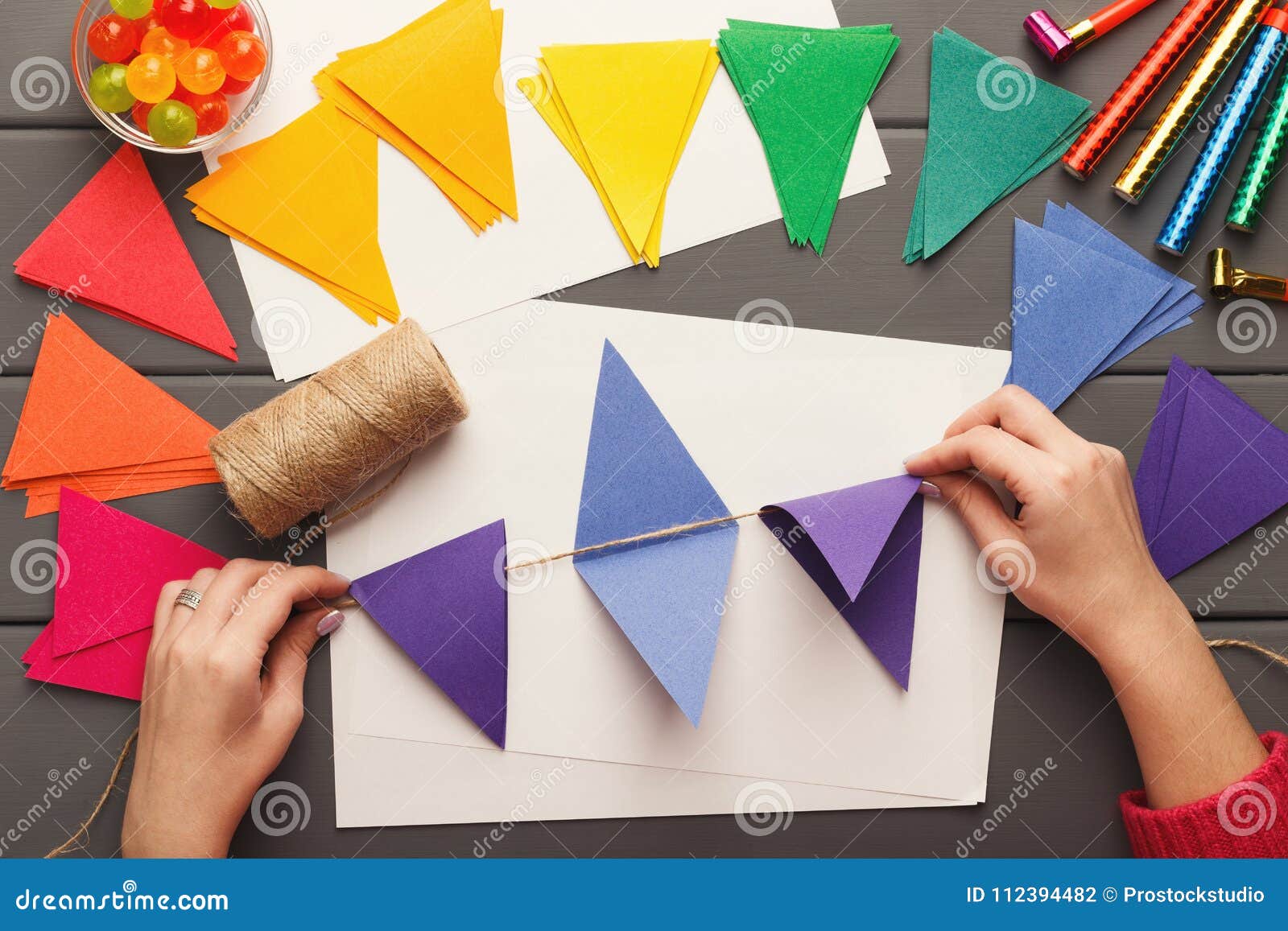 How To Make These Pretty Party Decorations Out Of Paper – Team Colors By  Carrie