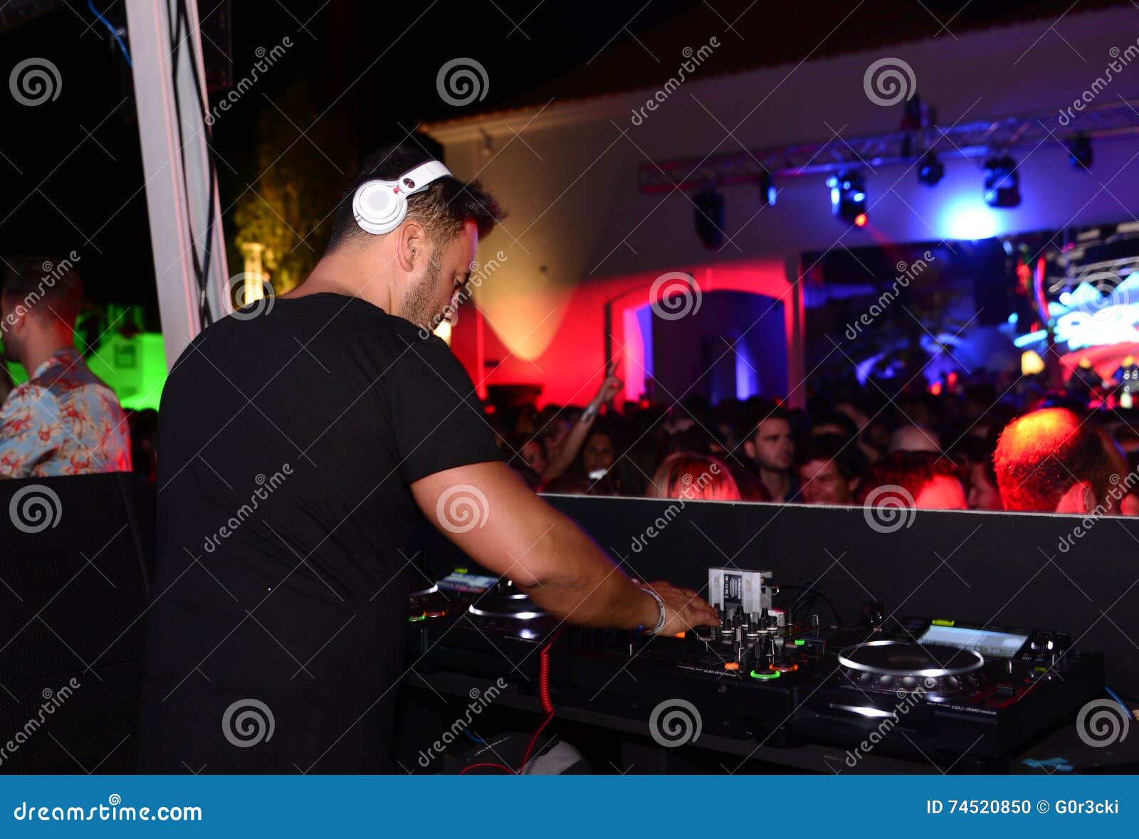 DJ - Танцевальная Музыка - Ядровое Оборудование, Предпосылка.