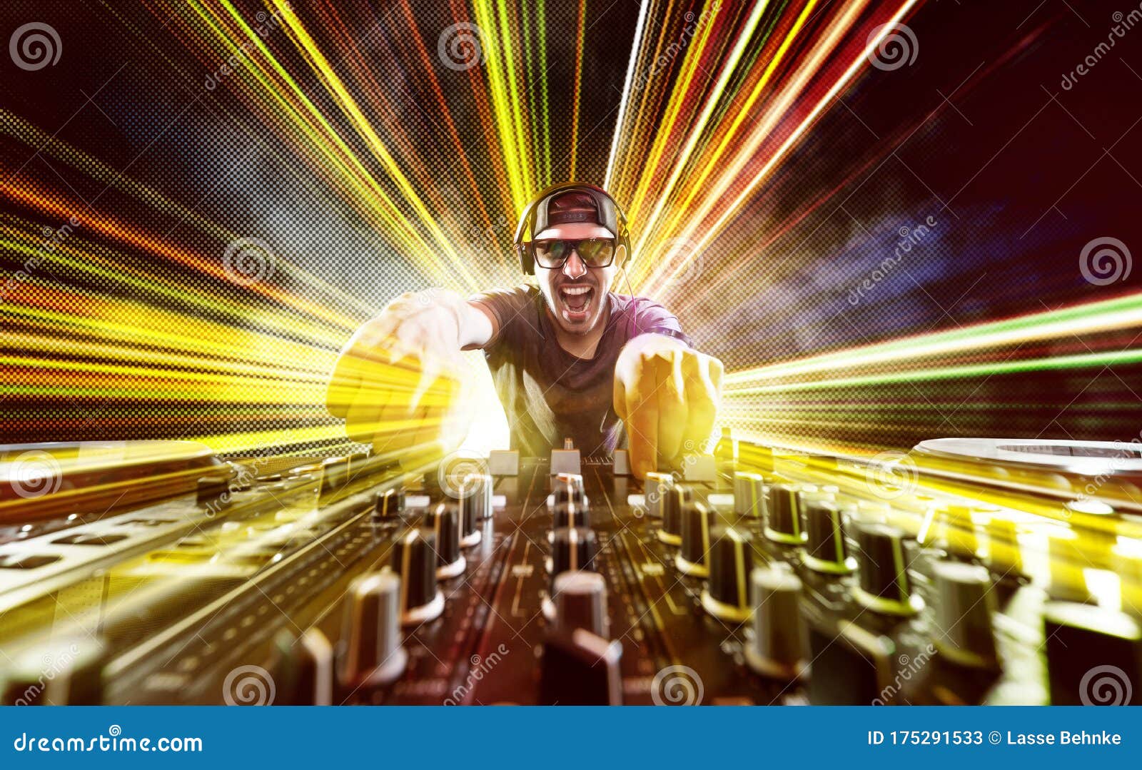 Dj on Turntables stock image. Image of nightlife, music 175291533