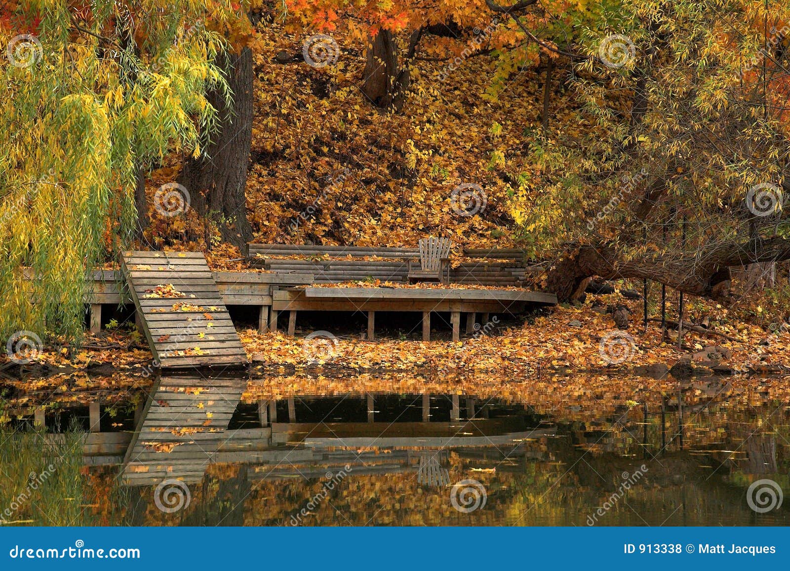 Dock On Creek In Fall Royalty Free Stock Photos Image 913338