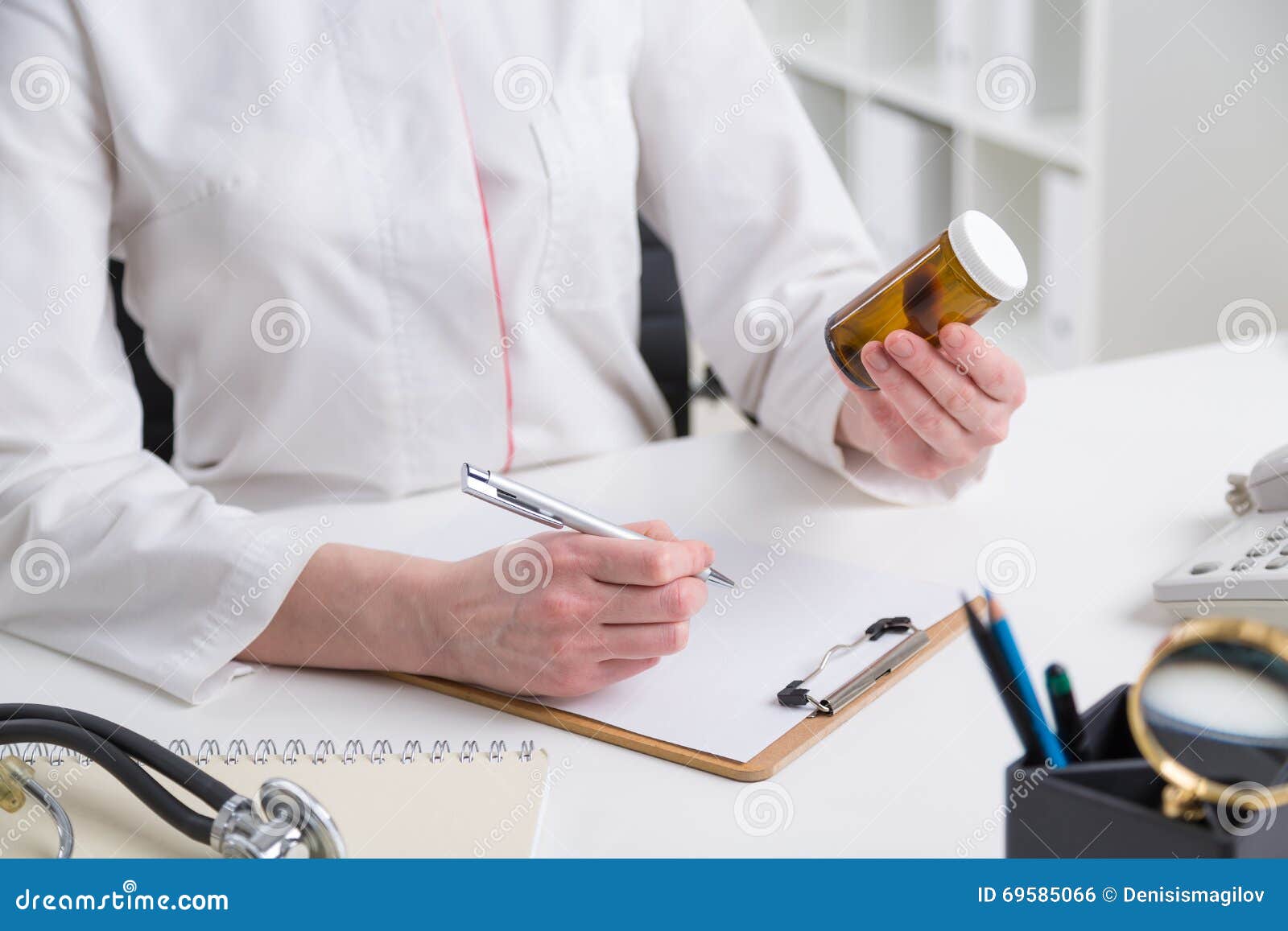 Doctor ar work stock photo. Image of problem, doctor 69585066