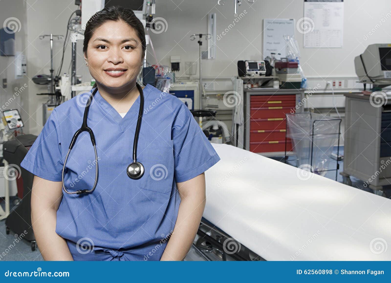 Doctor in emergency room stock photo. Image of duty, experienced 62560898