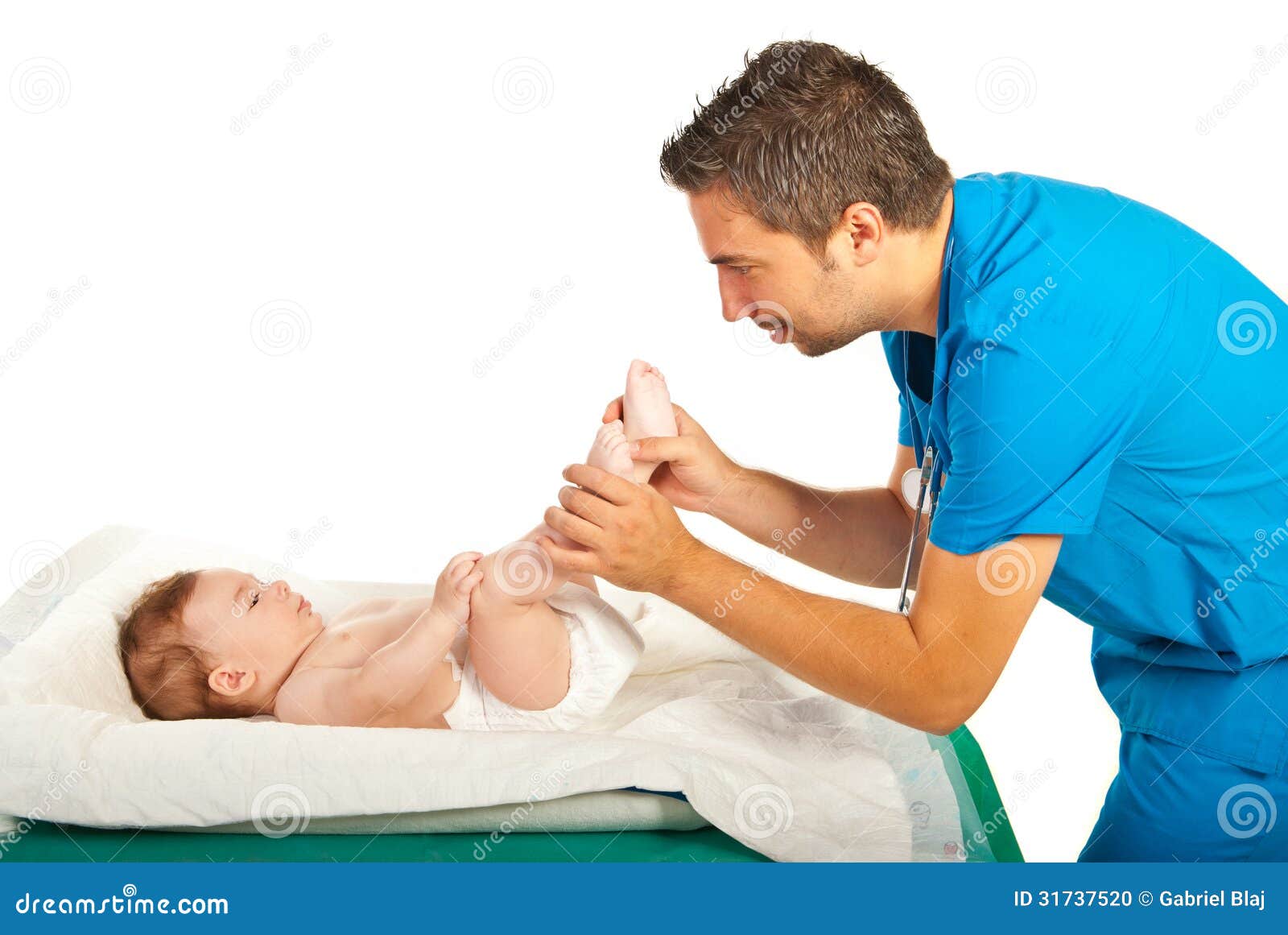 doctor examine baby