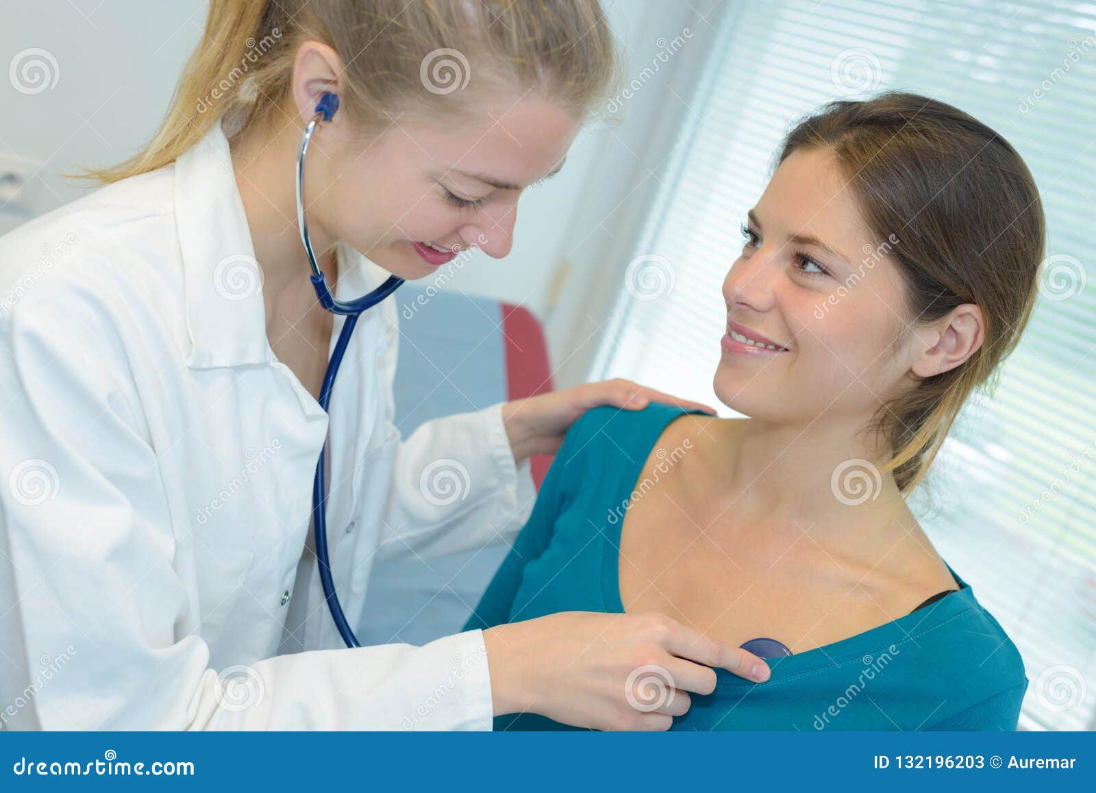 Doctor Female Listening To Patient Heartbeat With Stethoscope Stock Image Image Of Care Department