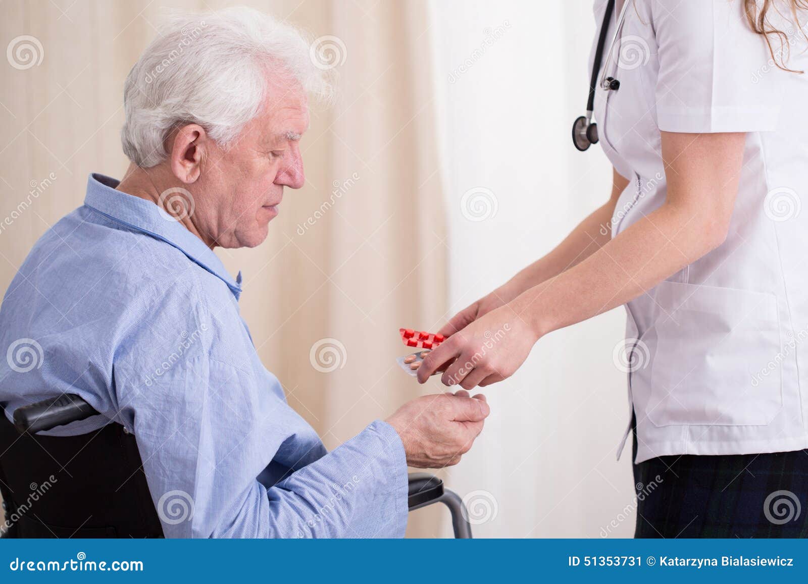 doctor giving patient medicament