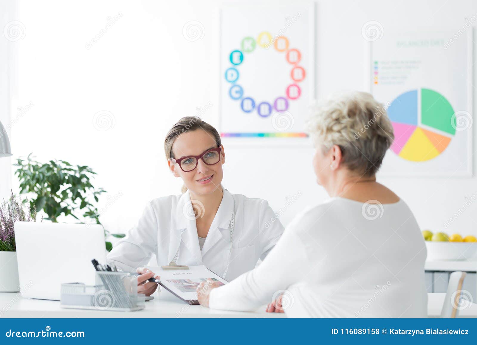 doctor planning weight loss