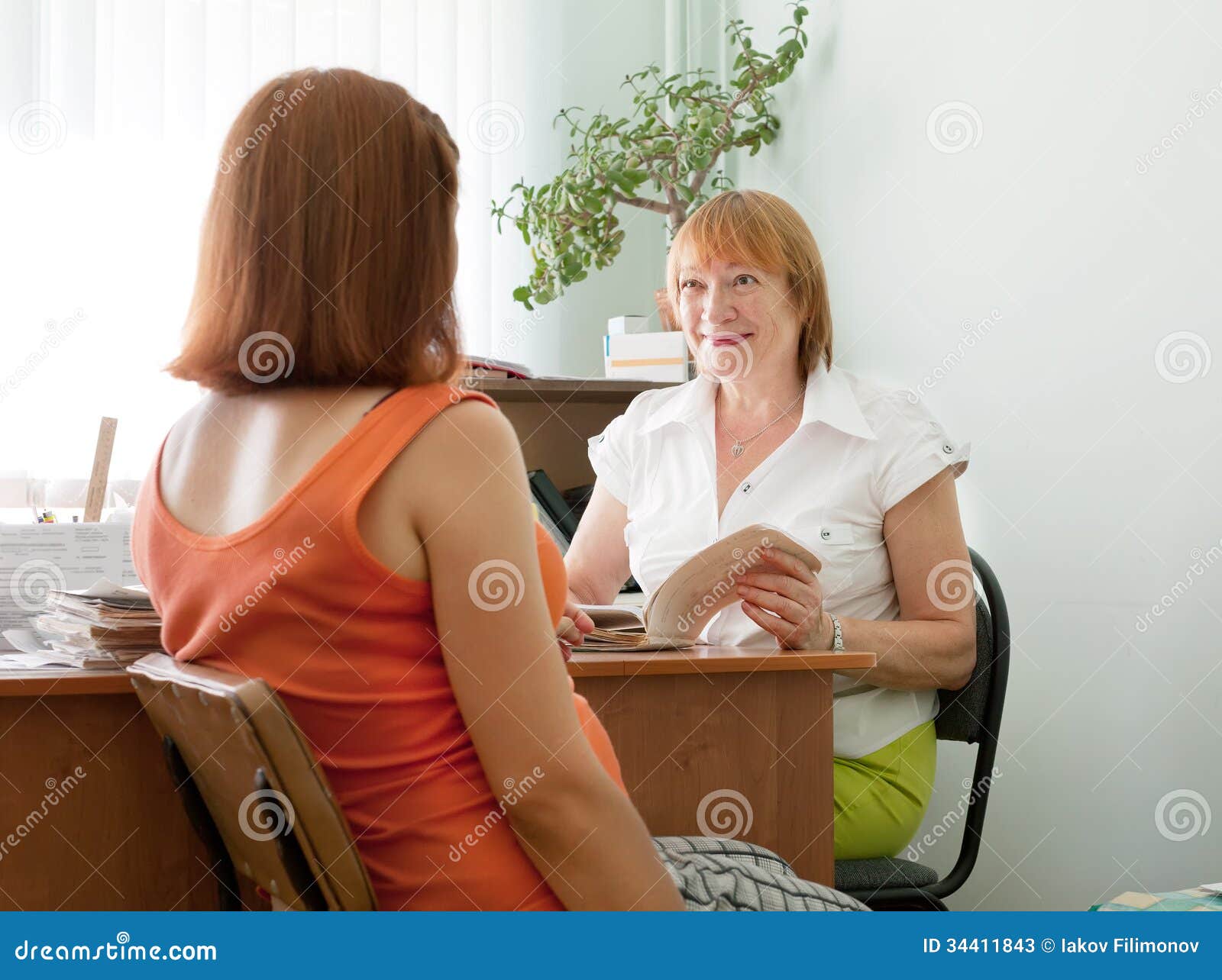 Doctor And Pregnant Woman Stock Image Image Of Clinic 34411843