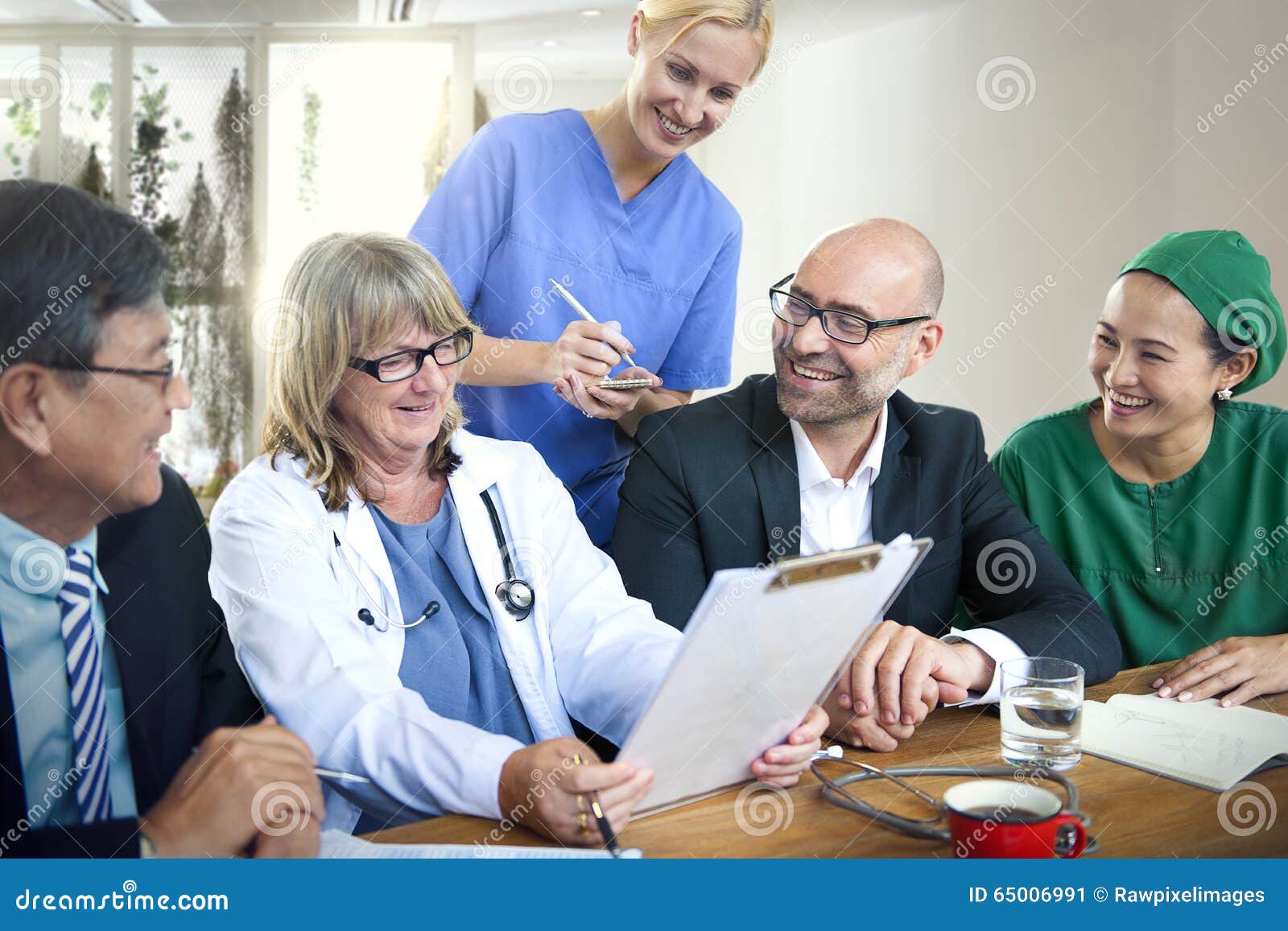 doctor teamwork diagnosis corporate meeting concept