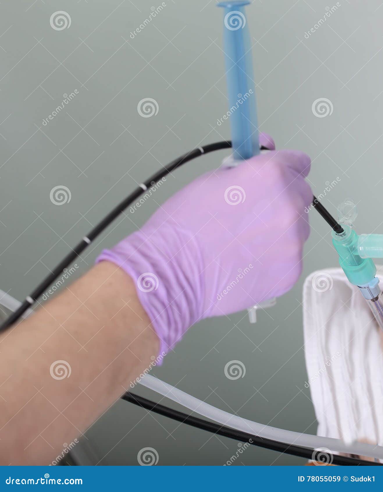 doctors hand during medical pocedure