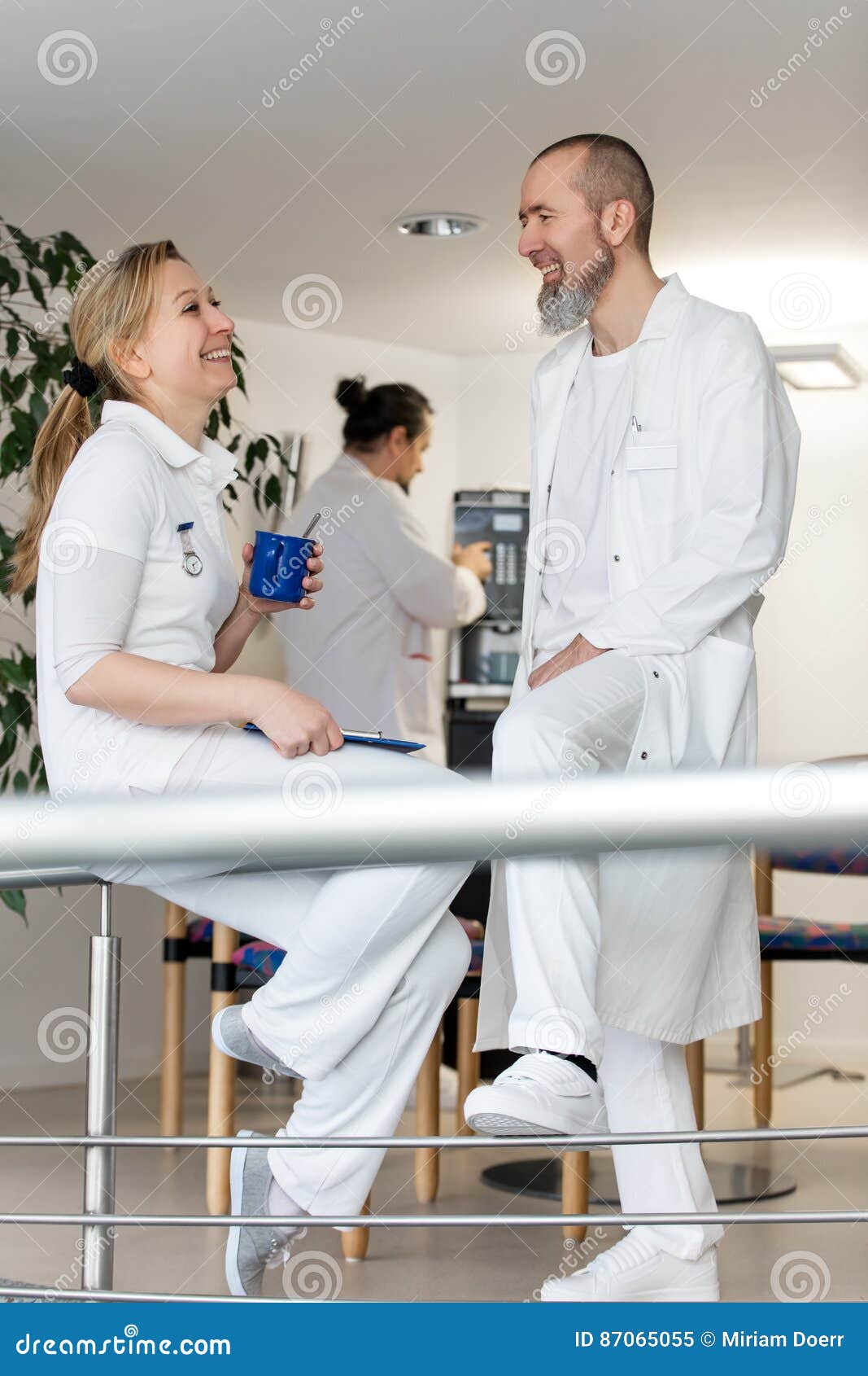 Die Krankenschwester Und Der Doktor