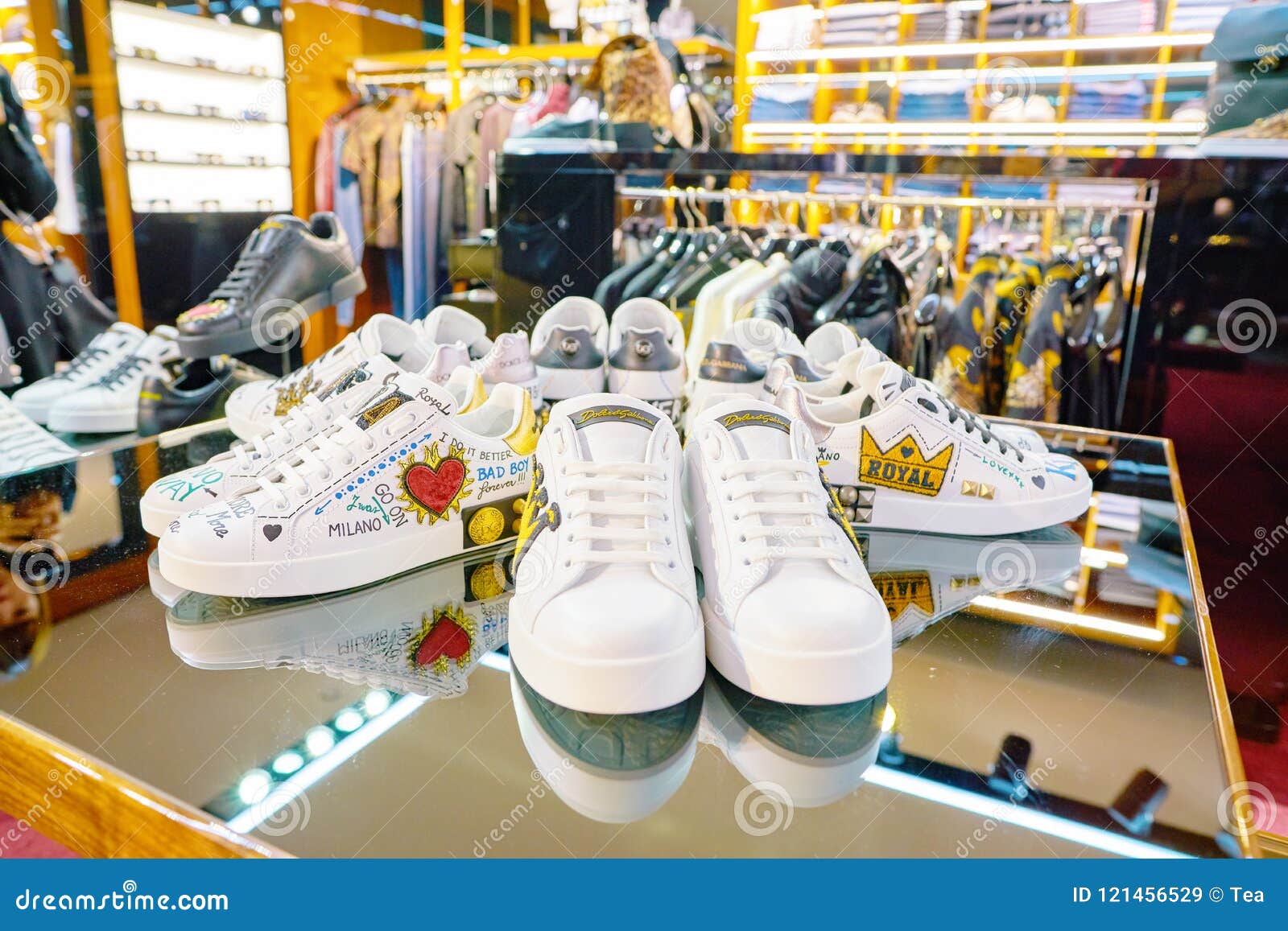 Dolce \u0026 Gabbana immagine stock editoriale. Immagine di colore - 121456529