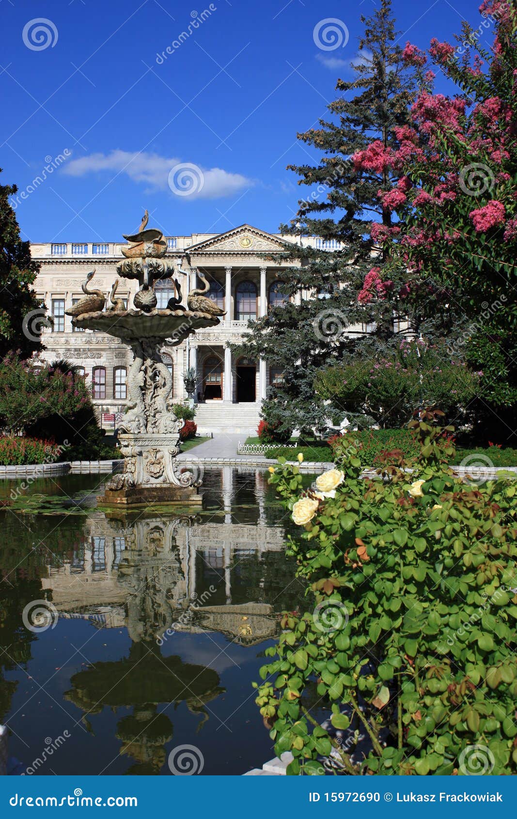 dolmabahce palace