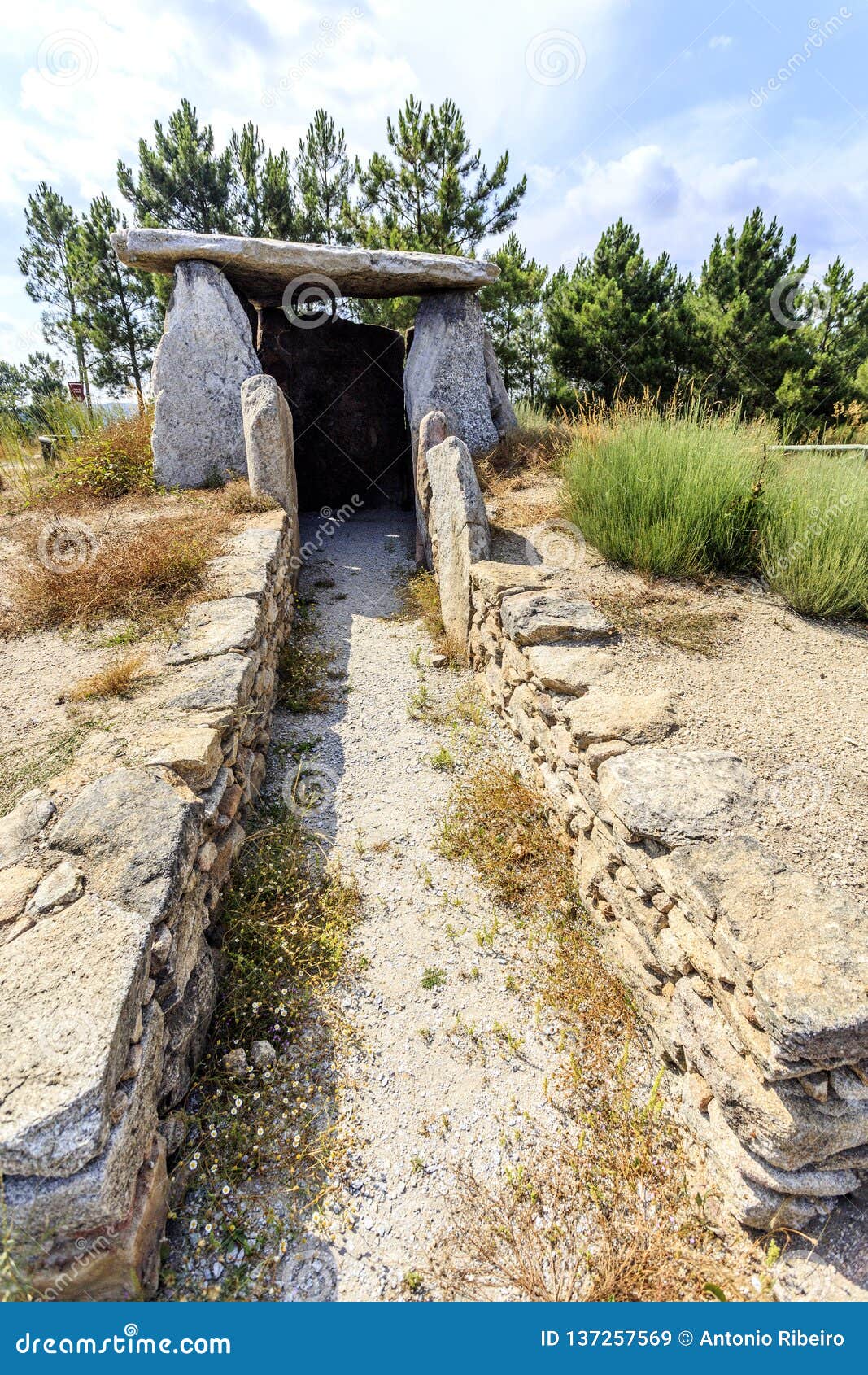 dolmen of cortico or dolmen of the house of the orca