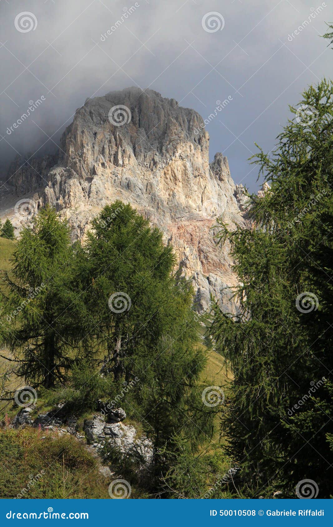 dolomitic peak: cima uomo