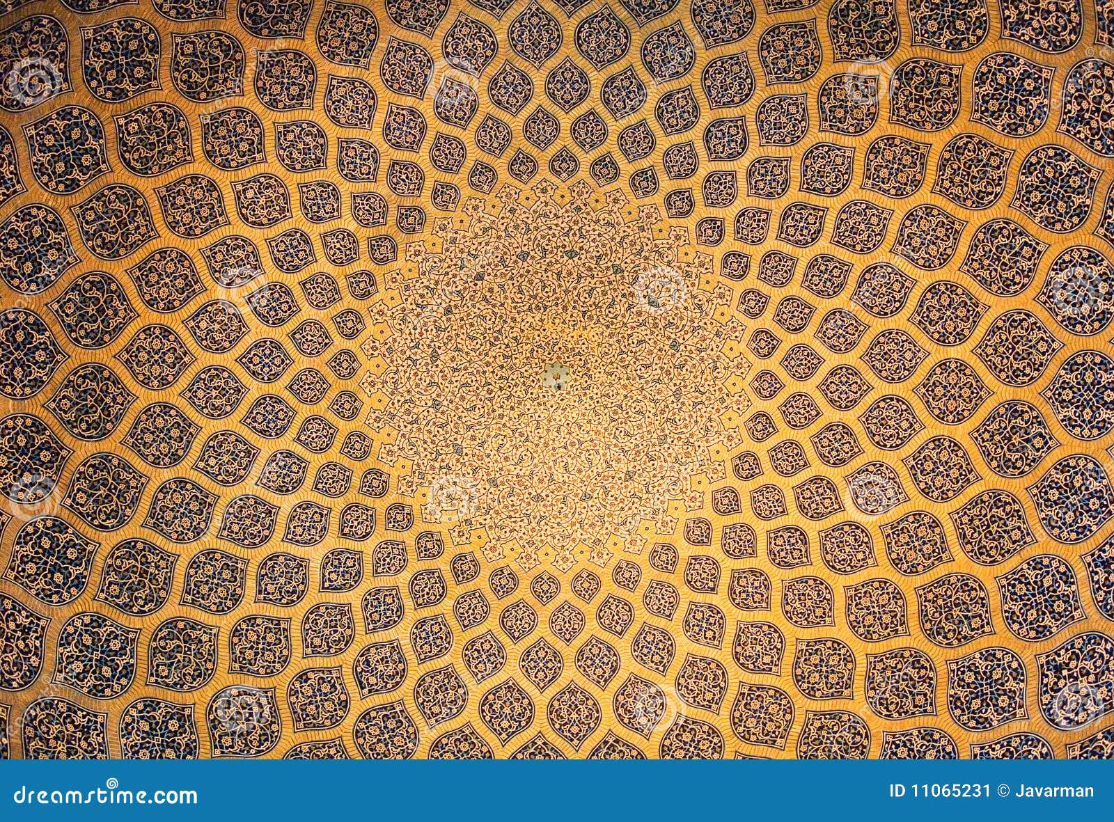 dome of the mosque, oriental ornaments, isfahan