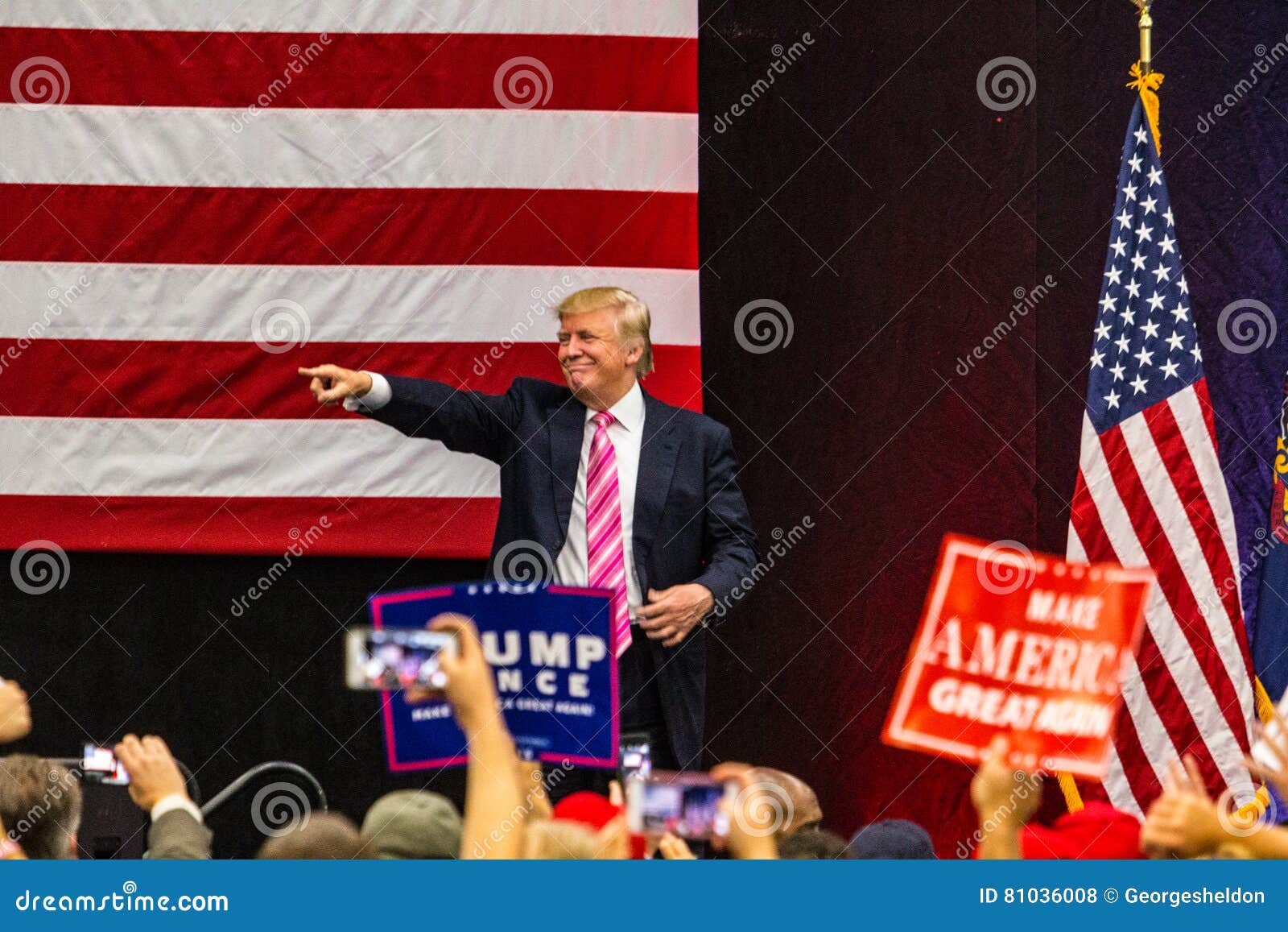 [Image: donald-trump-pointing-manheim-pa-october...036008.jpg]