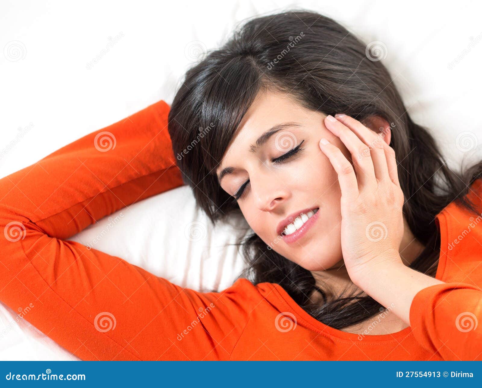 Donna Che Dorme Pacificamente Immagine Stock Immagine di caucasico