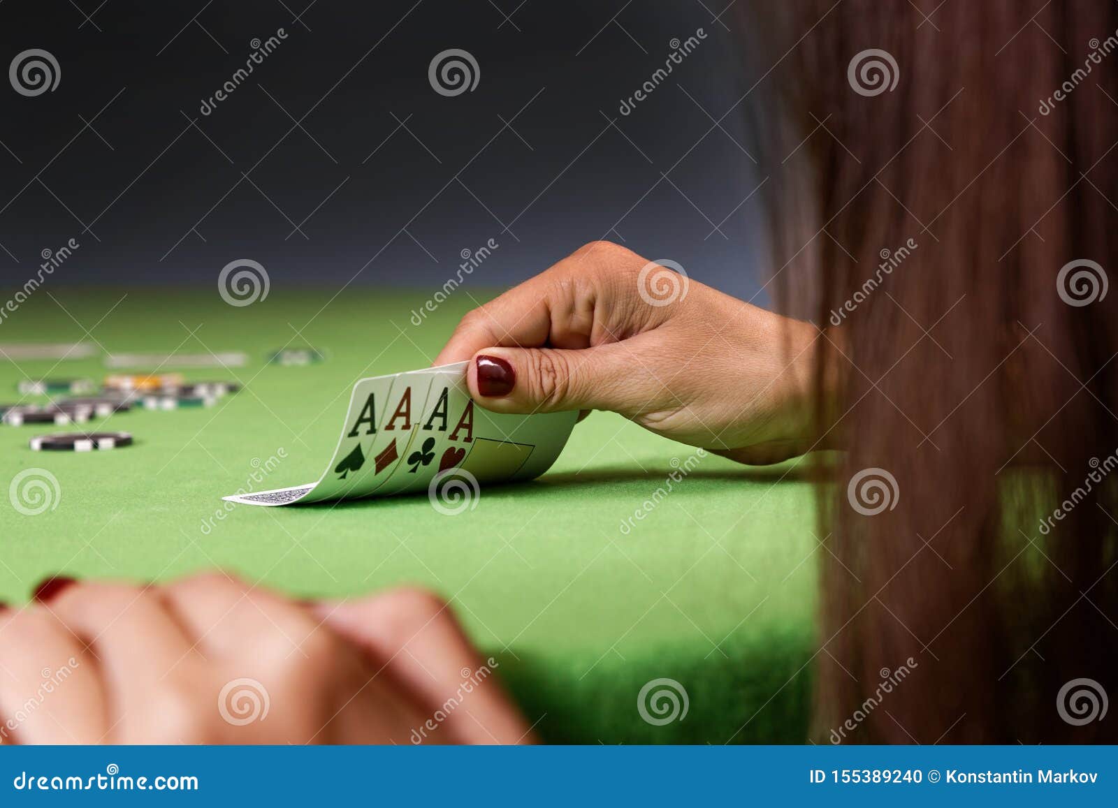 donna e asso a poker
